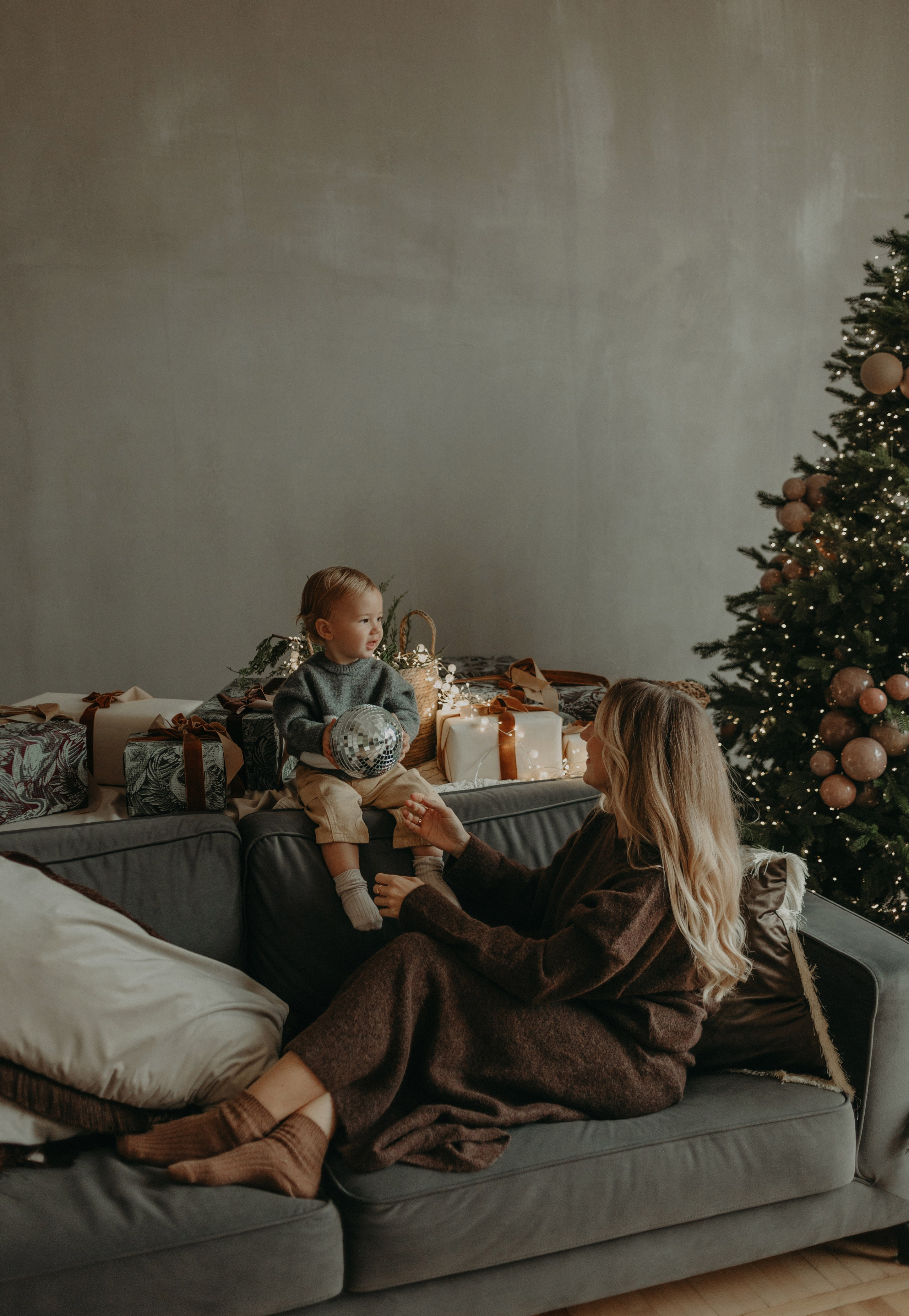 Новогодние фотографии 2024\2025 году, короткие сьемки. Фотограф в Краснодаре Евгения Михаевич