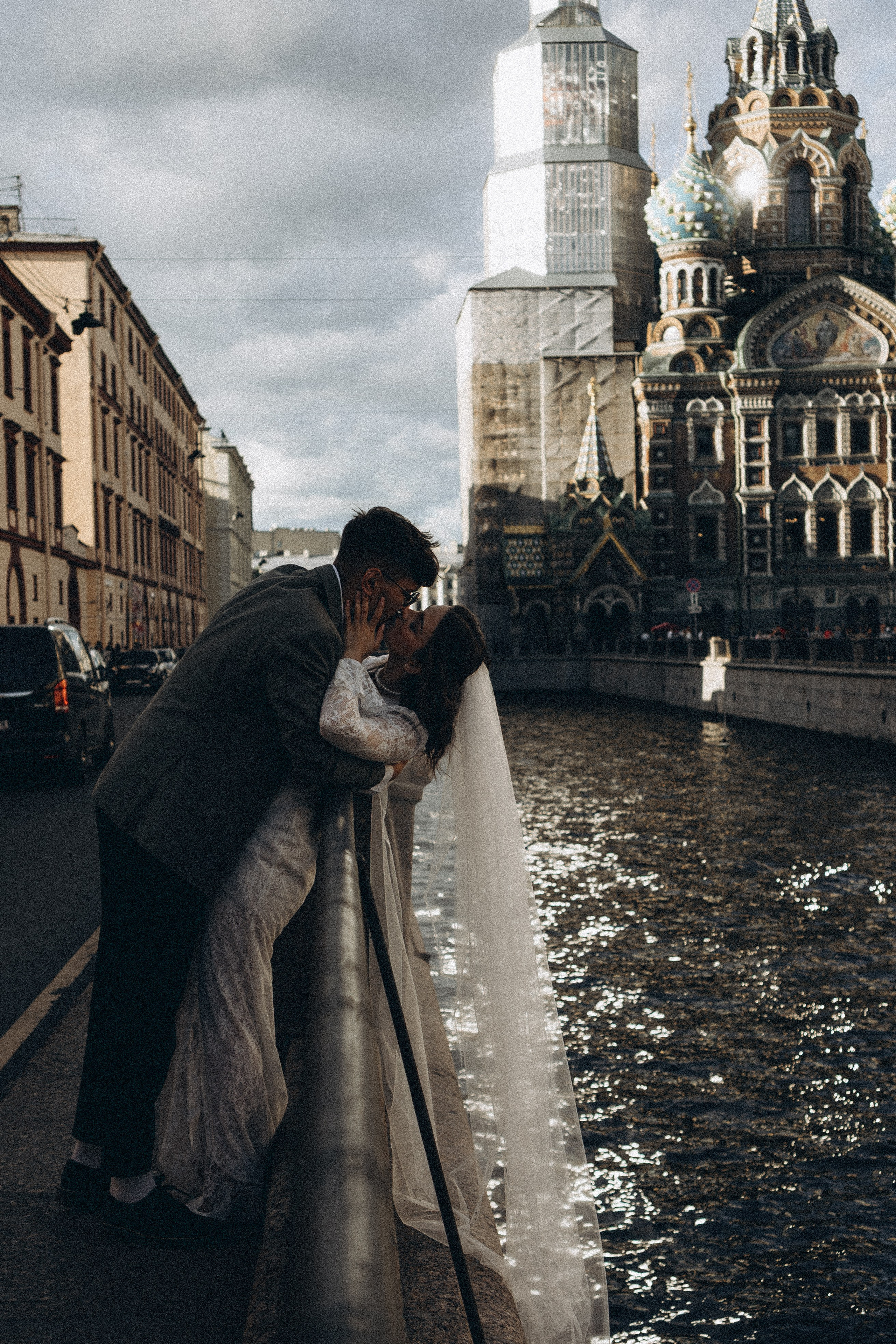 СВАДЕБНАЯ ПРОГУЛКА ВОЗЕ ИСАИКЕВСКОГО СОБОРА АСТОРИИ И ЗАКОНОДАЛЕТНОГО СОБРАНИЯ. Профессиональный фотограф, Санкт-Петербург — Виктория Богомолова