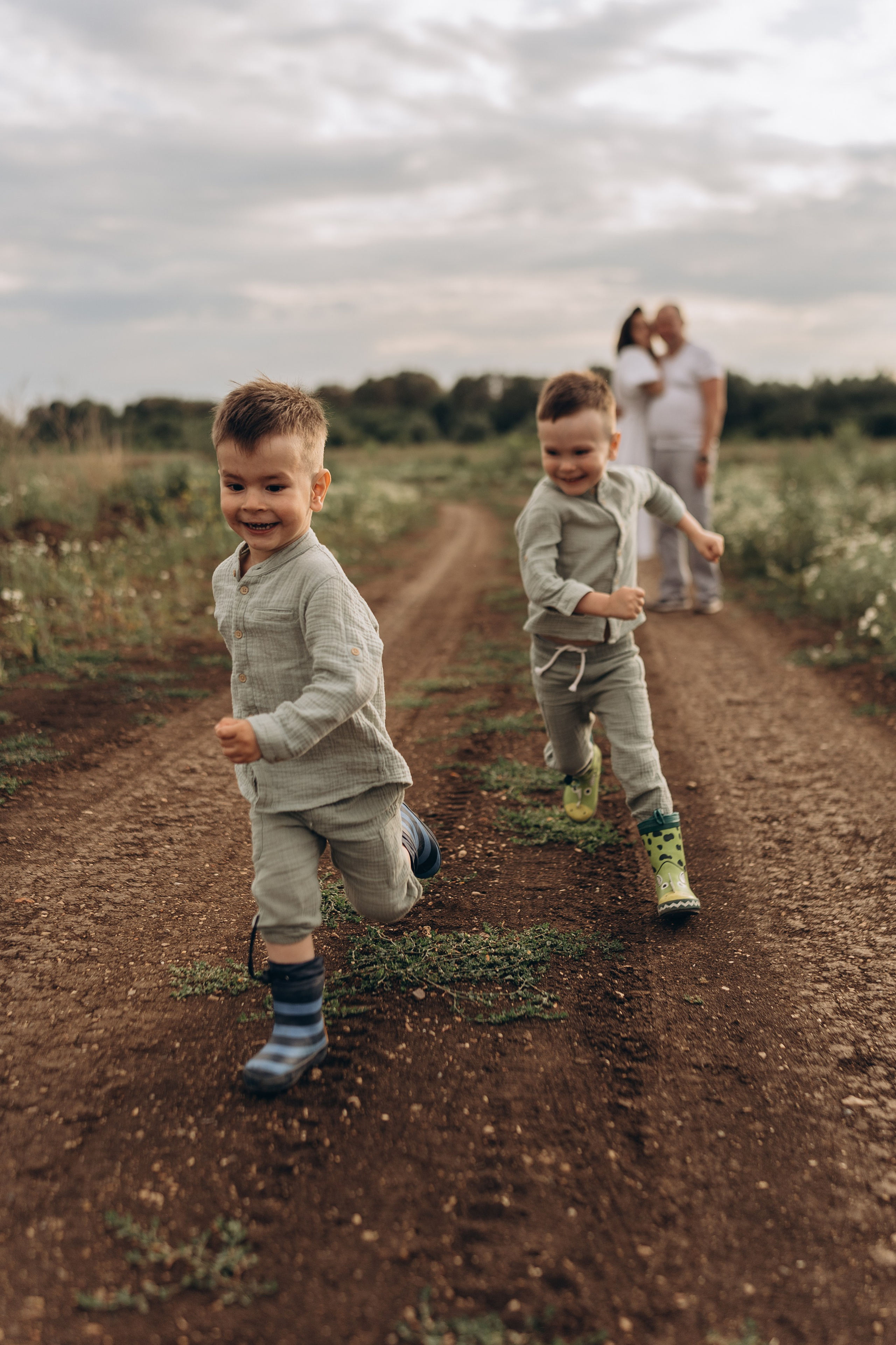 Лето. Ромашки. Семья. Семейный и домашний фотограф в Уфе Ирина Гарасюта