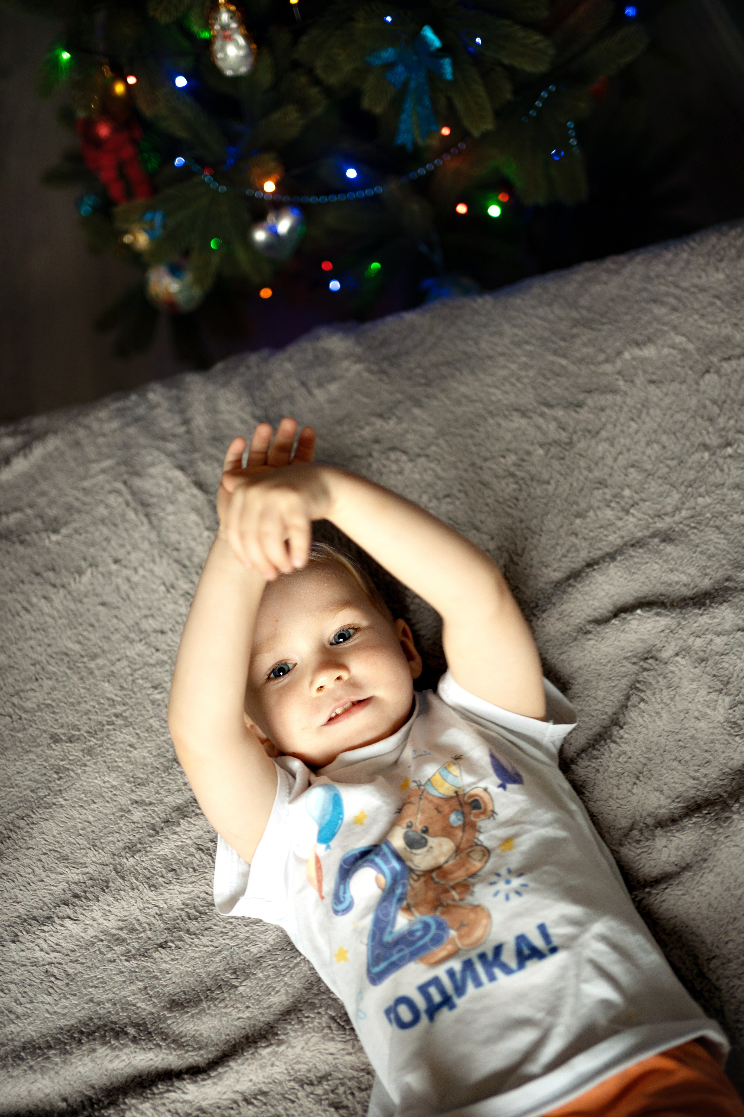 Новогодняя домашняя фотосессия (комната в квартире 14 кв.м). Семейный и детский фотограф в Москве Екатерина Офицерова