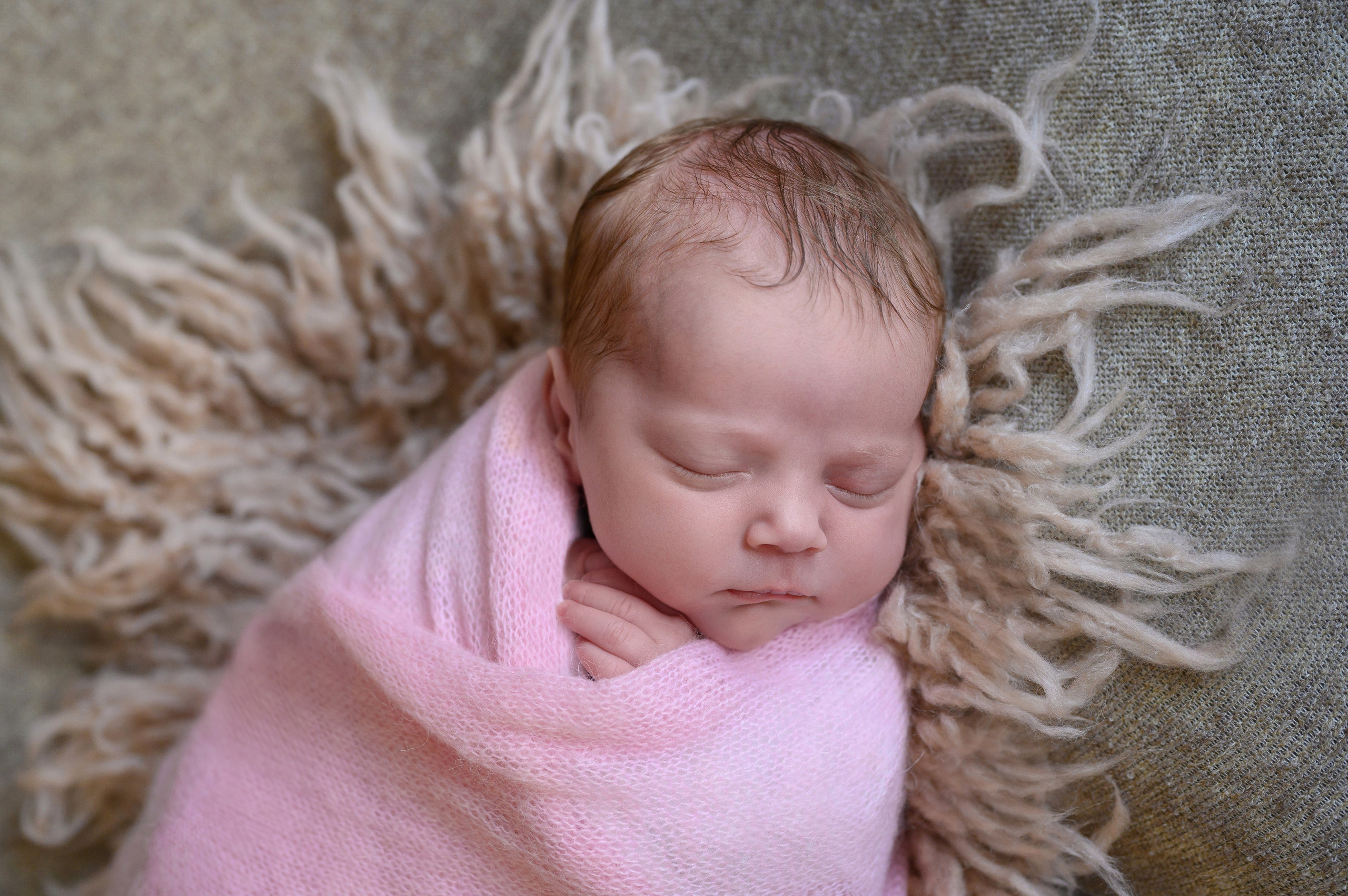 Фотосессия новорожденных, нью-борн малышей в Кингисеппе, Сестрорецке, Санкт-петербурге