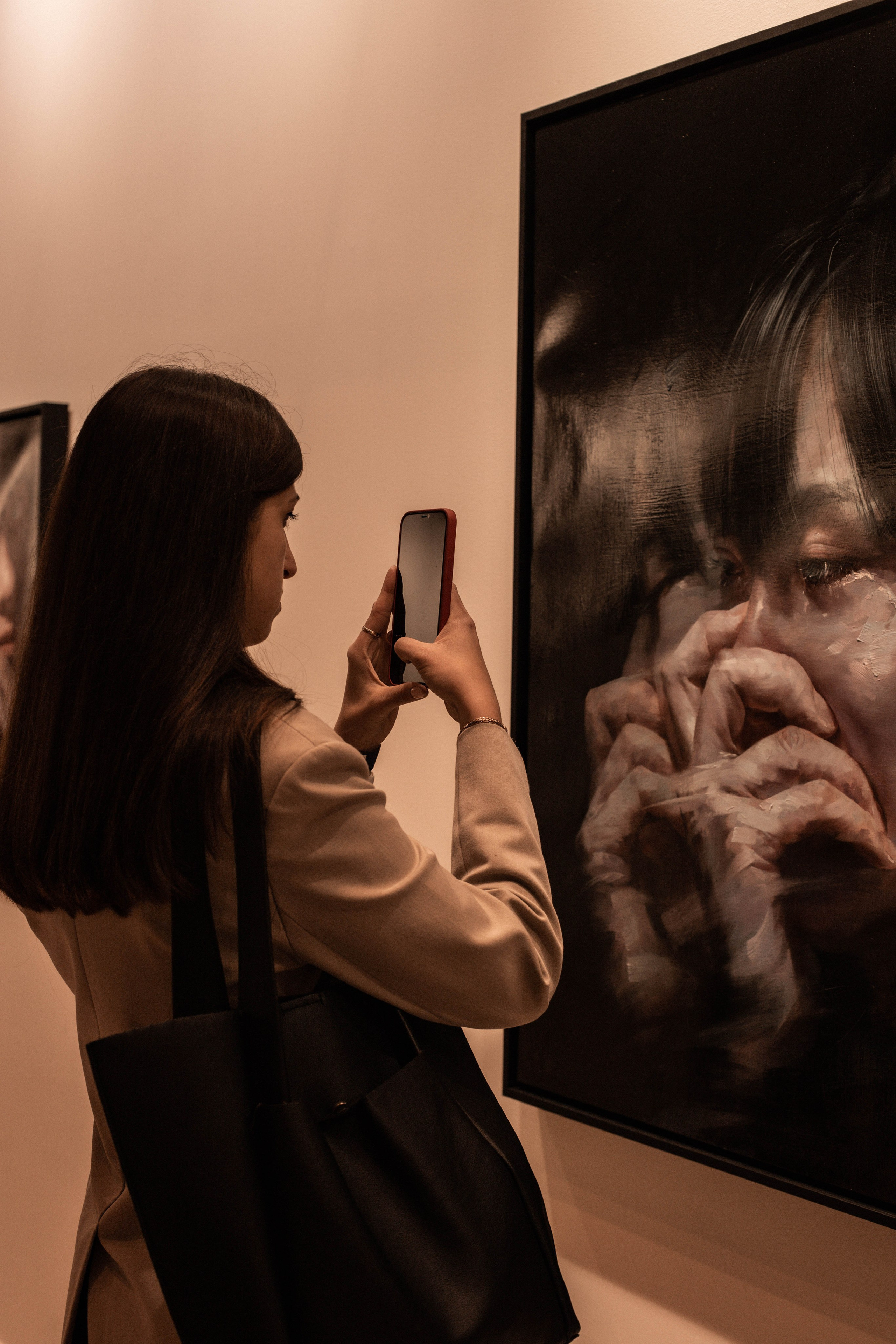 Выставка современных художников. Александра Мельниченко/ Бегающий фотограф