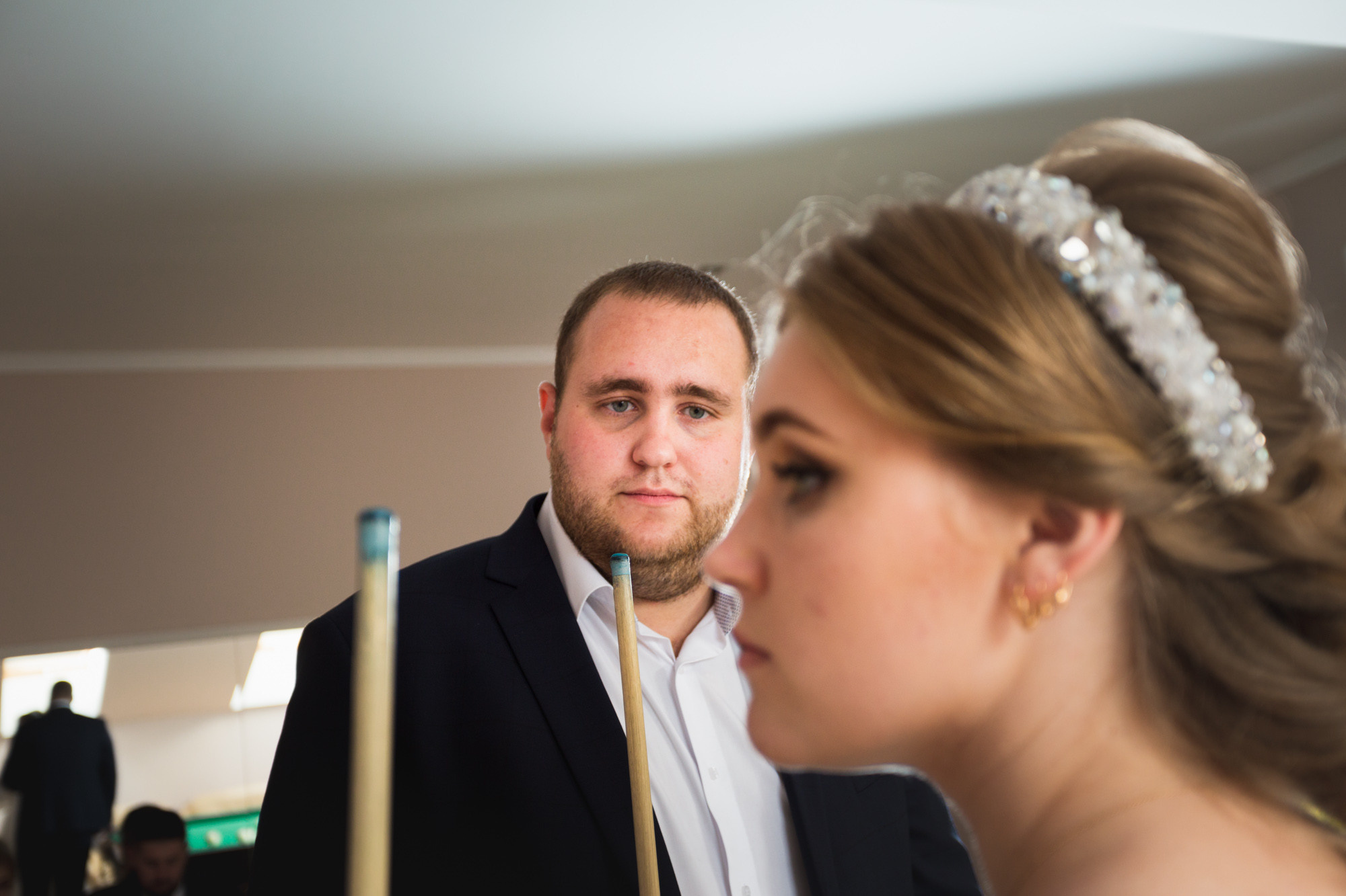 Снимаем свадьбу. Невеста одевает платье.Бронировать дату на 2022 год в директе.