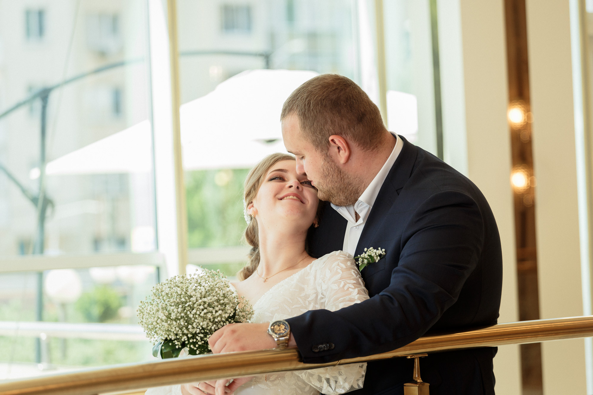 Снимаем свадьбу. Невеста одевает платье.Бронировать дату на 2022 год в директе.