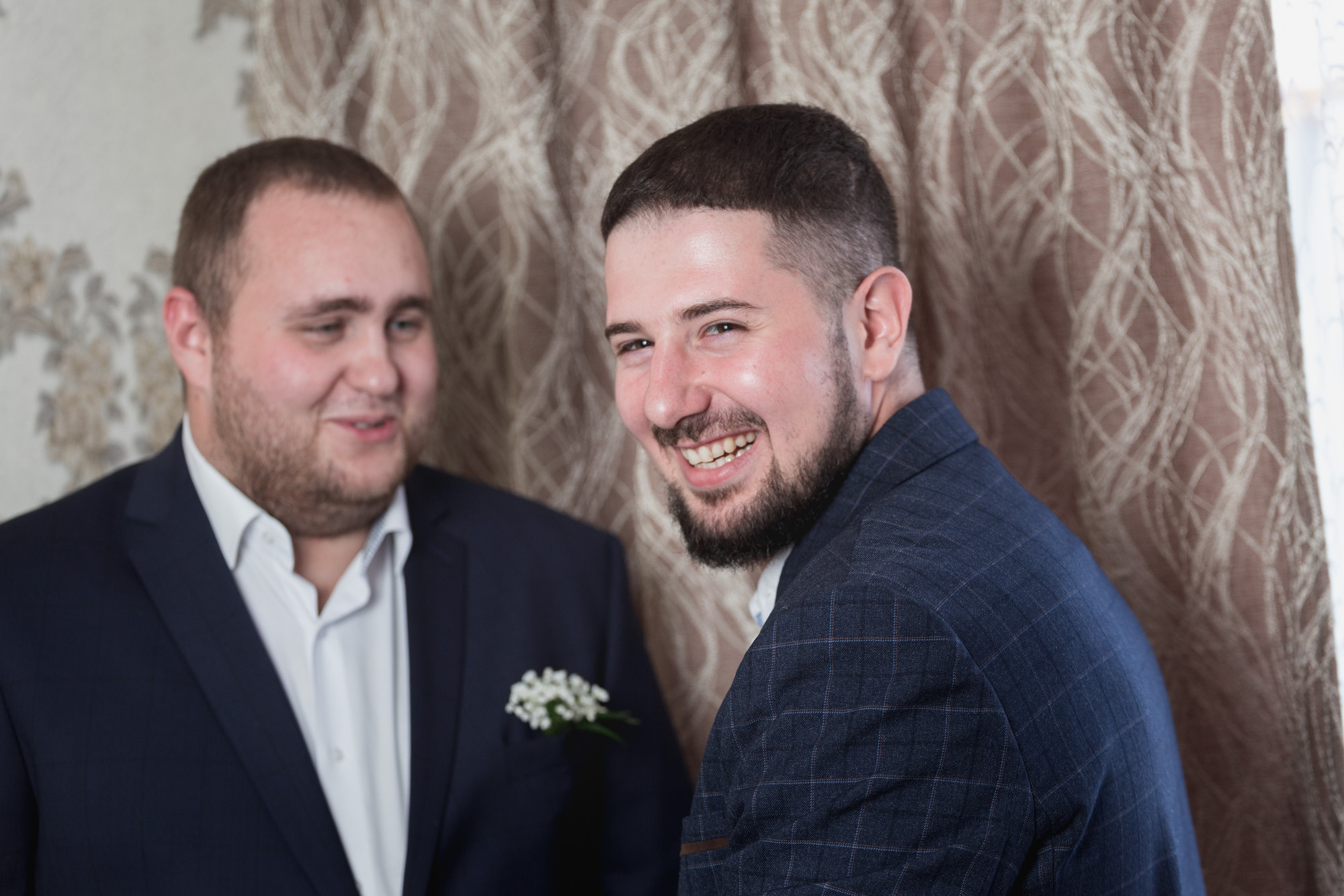 Снимаем свадьбу. Невеста одевает платье.Бронировать дату на 2022 год в директе.