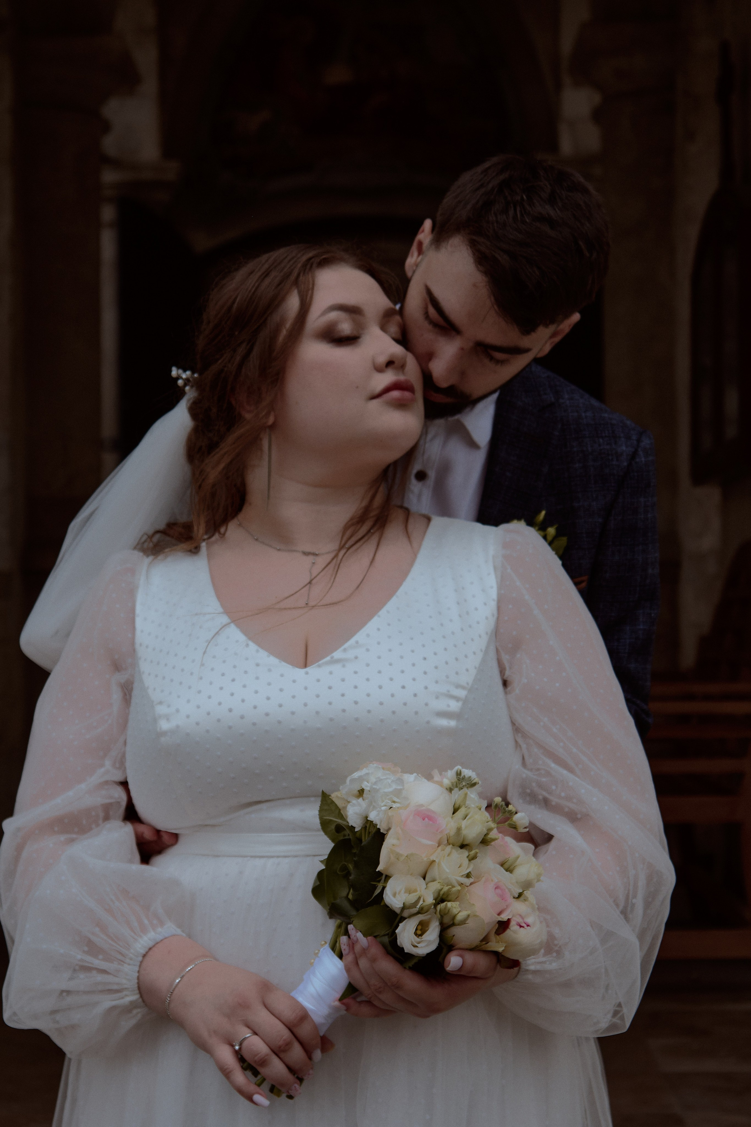 Виктория и Даниэль. Владимирский храм. Фотограф лавстори Москва/МО Приятелева Ангелина