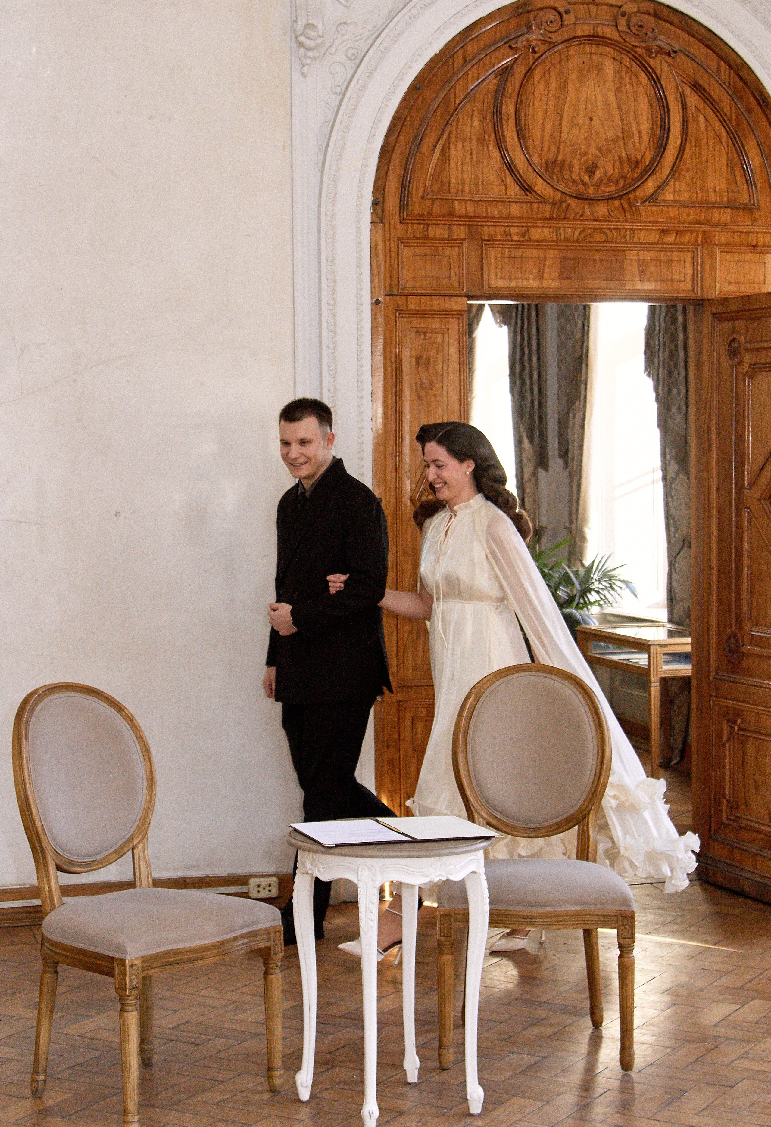 Торжественное бракосочетание в библиотеке им. Пушкина. Свадебный фотограф в Москве Приятелева Ангелина