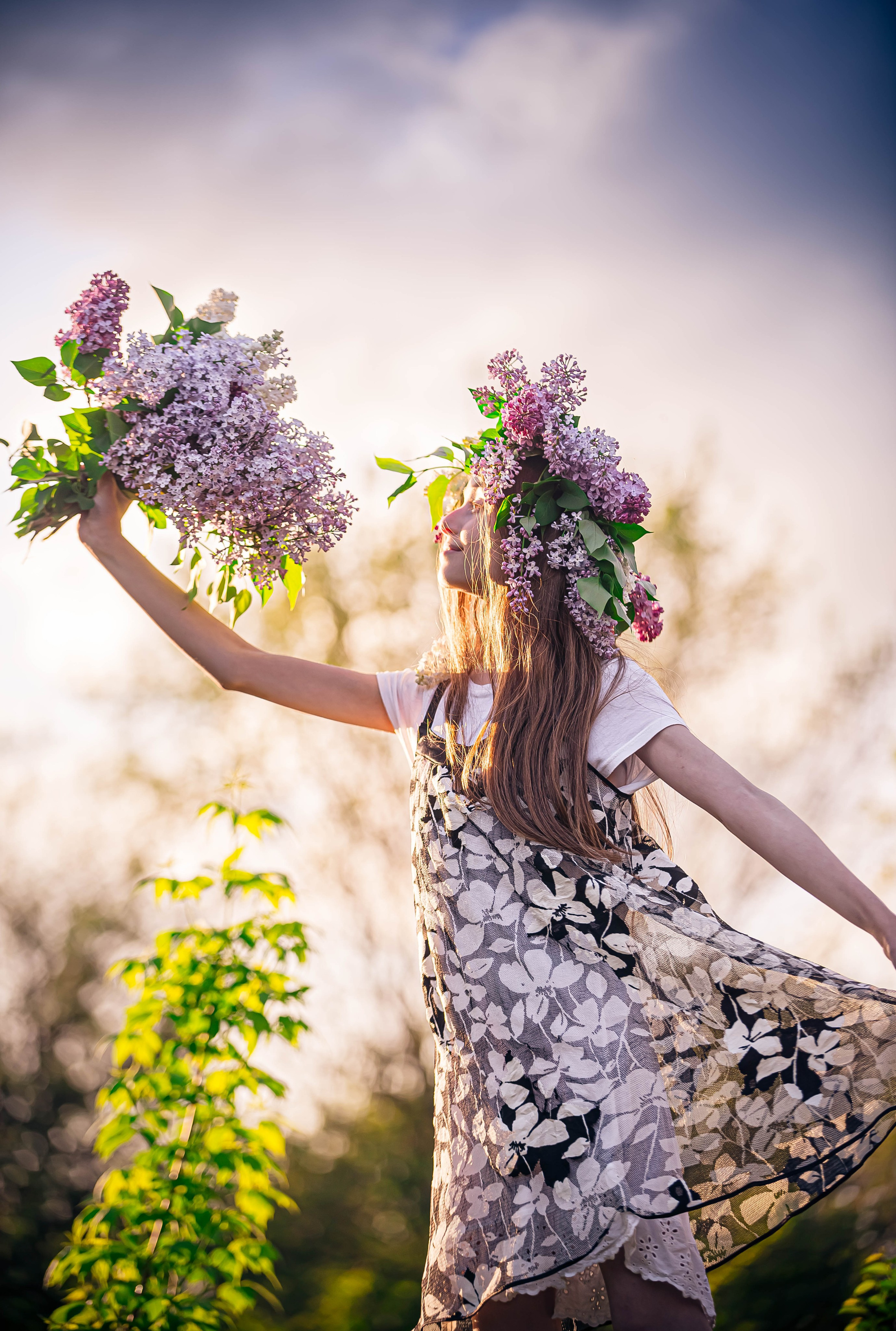 Анютка в сиреньке. Арт-фотограф Евгений Матвиенко