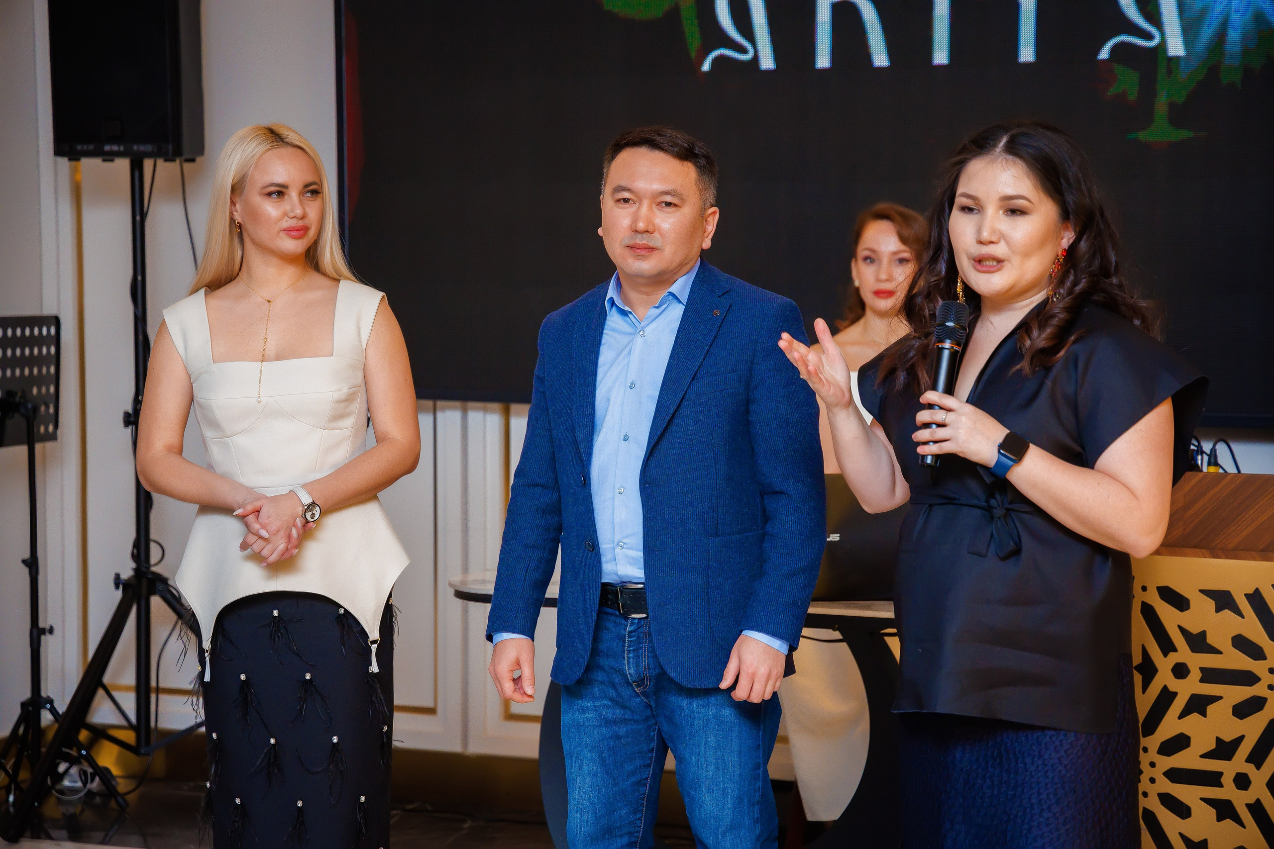 Мероприятие в заведении. Семейный и Свадебный фотограф в Астане Александр Астапов