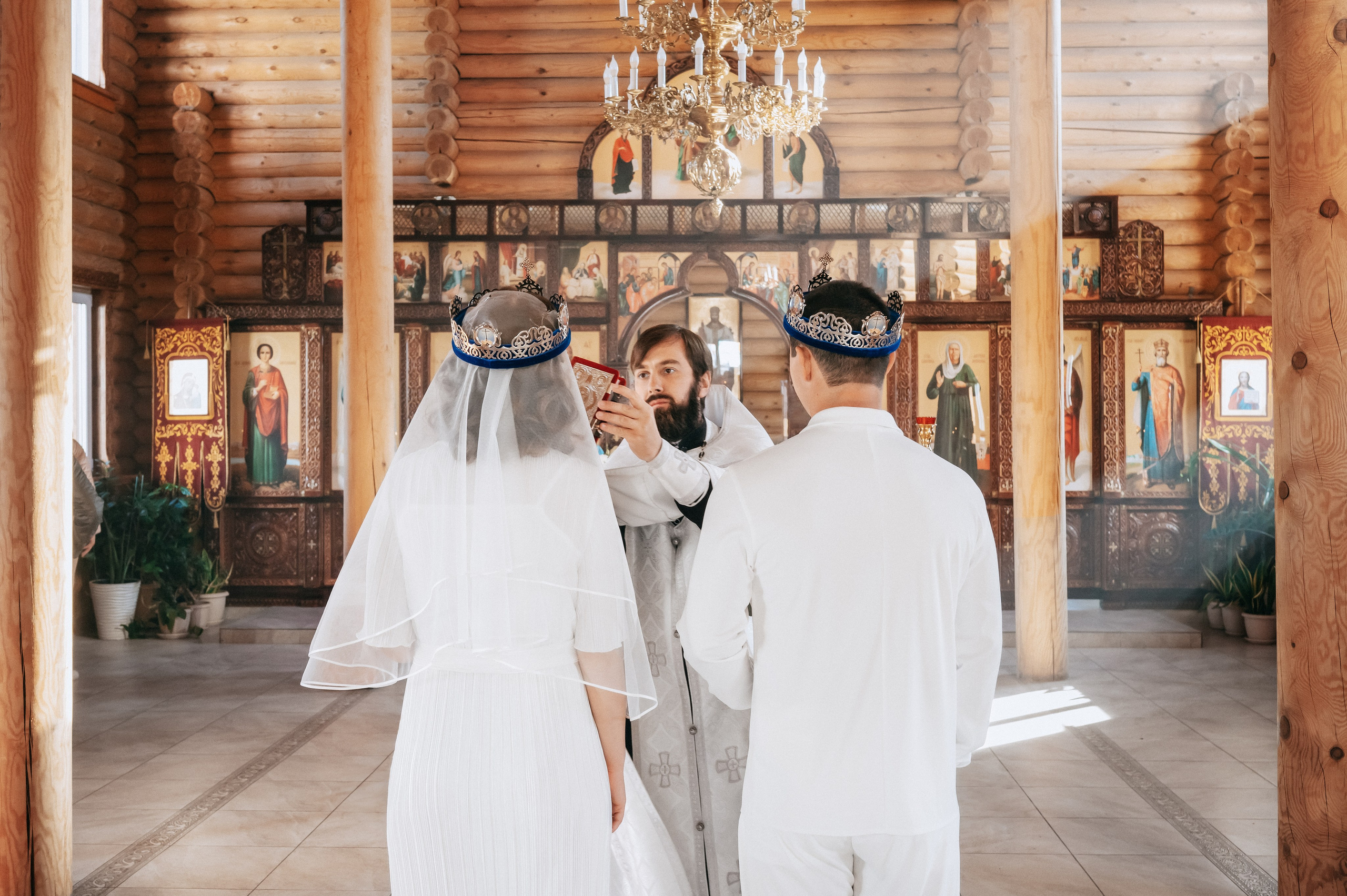 Венчание в Храме Матроны Московской. Церковный фотограф на Таинство Крещения и Венчания в Оренбурге и Оренбургской области Екатерина Белкина