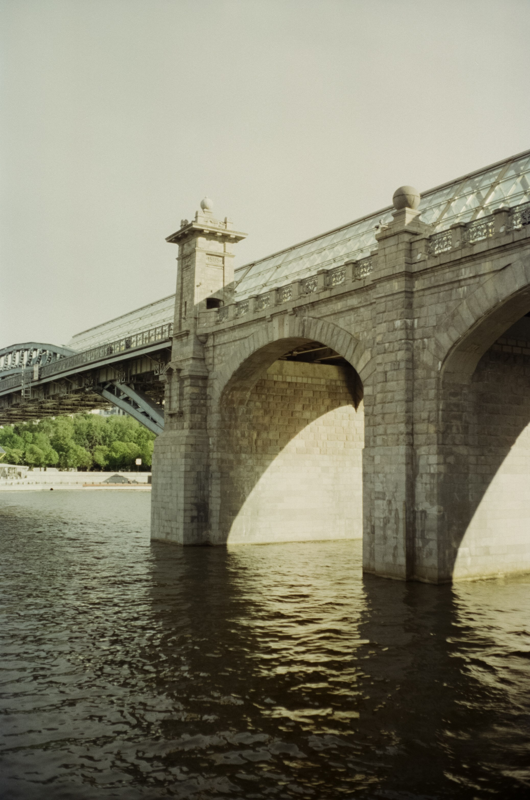 Ricoh FF-1 gray | Perspekriva expired Vision 200D | Фрунзенская набержная 5 мая 2025 года