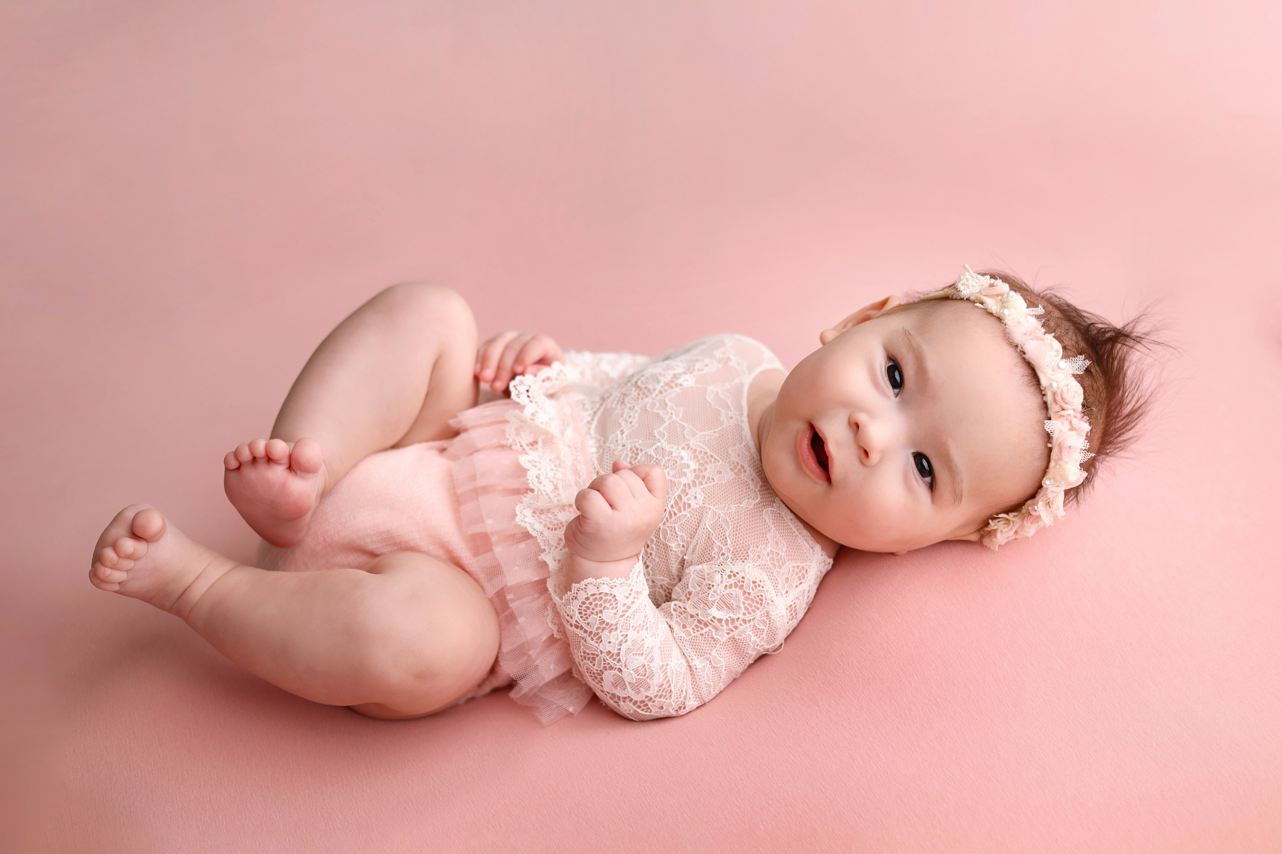 Фотосессия Василисы в студии в Бутово. Фотограф новорожденных Москва. Ньюборн фотограф Москва