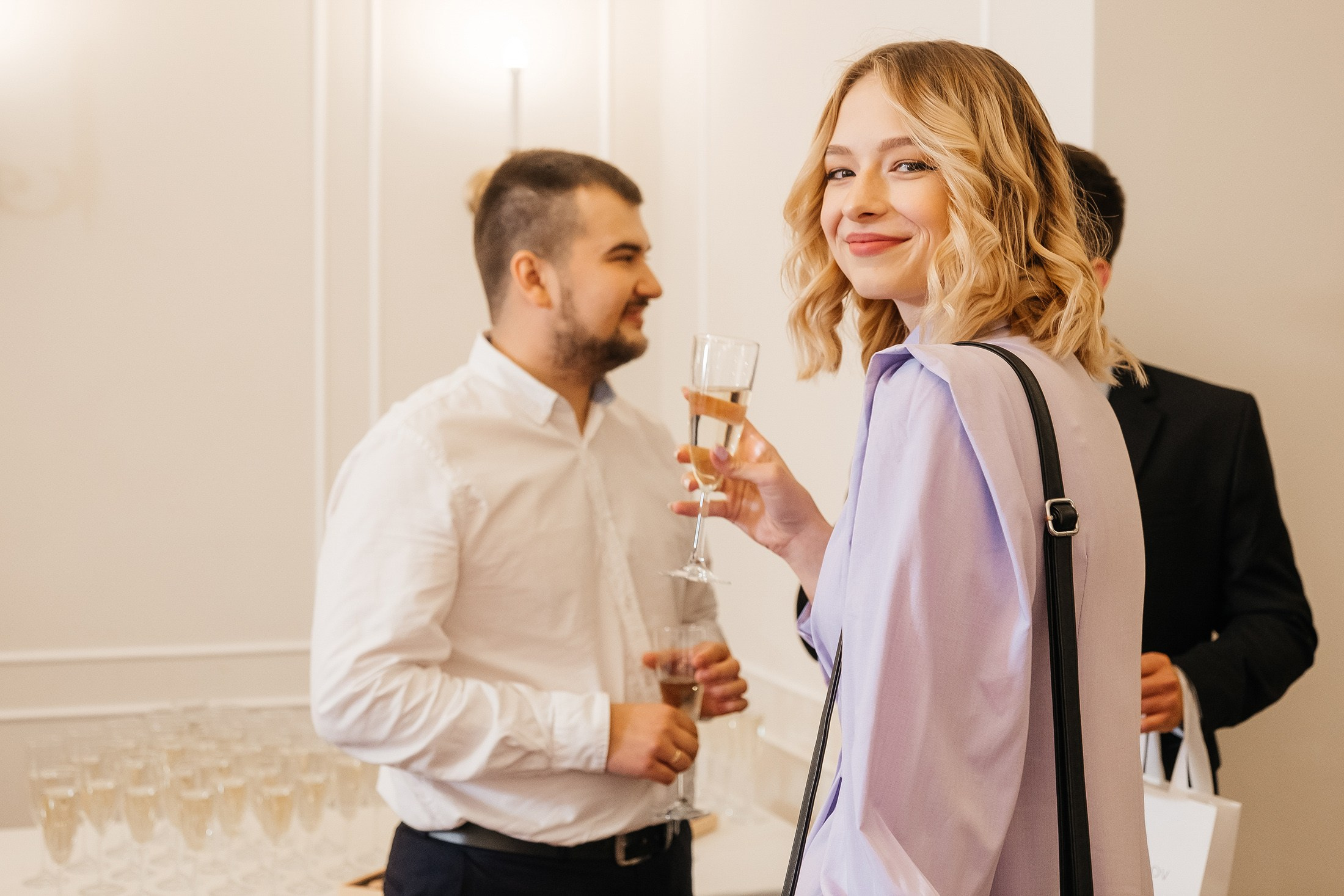 Свадебный фотограф — стильная и эмоциональная съемка вашего дня | Анна Кораблик. Свадебный фотограф в Екатеринбурге — заказ профессиональной фотосесии, все виды фотосъемки