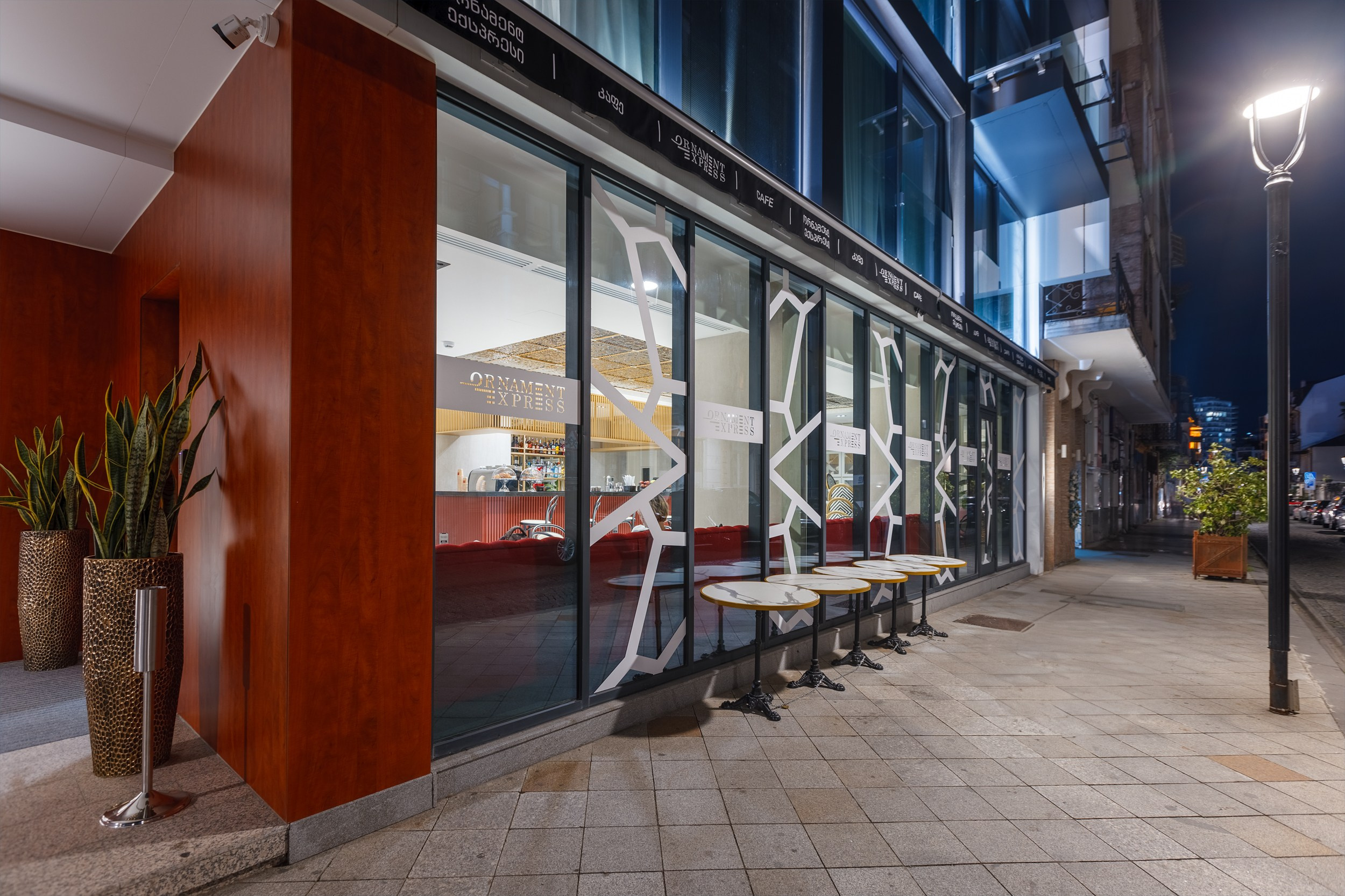 HOTEL PIAZZA EPIGRAPH (BATUMI). Режиссёр, клипмейкер, фотограф — Андрей Охота