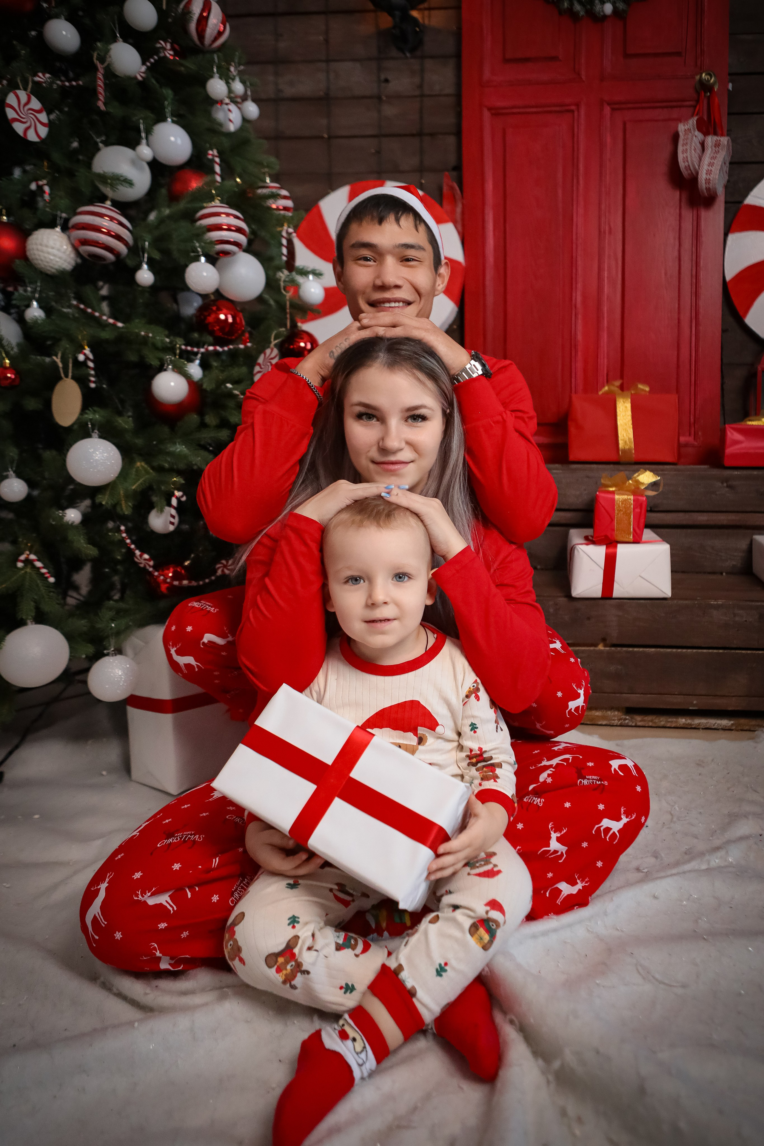 НОВОГОДНИЕ ФОТОСЕССИИ 2025-2026. Фотограф г. Хабаровск. Семейные и индивидуальные съёмки