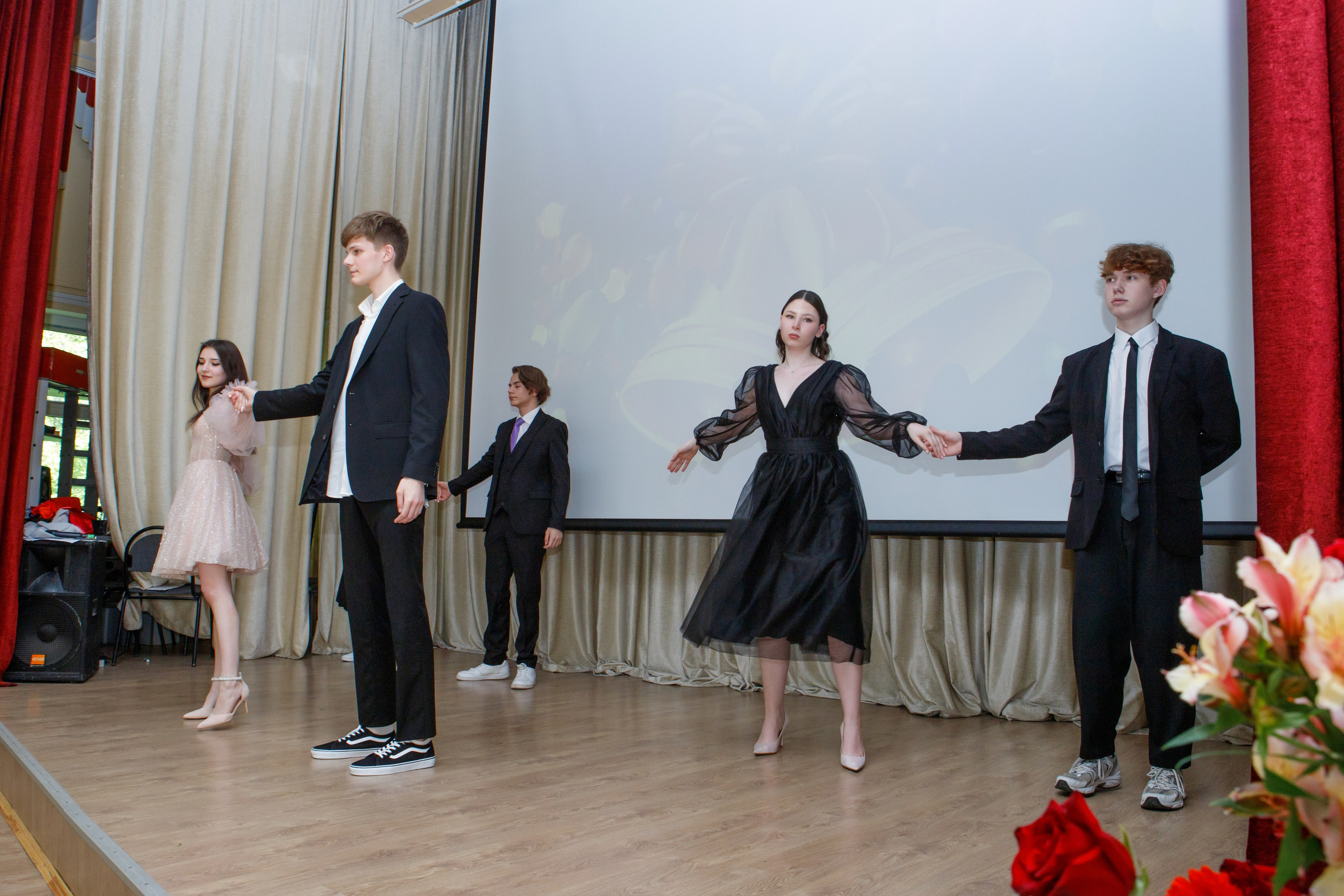 11 класс / Последний звонок / Гимназия № 1558 / г. Москва. Детский и семейный фотограф Мария Киселёва. Москва