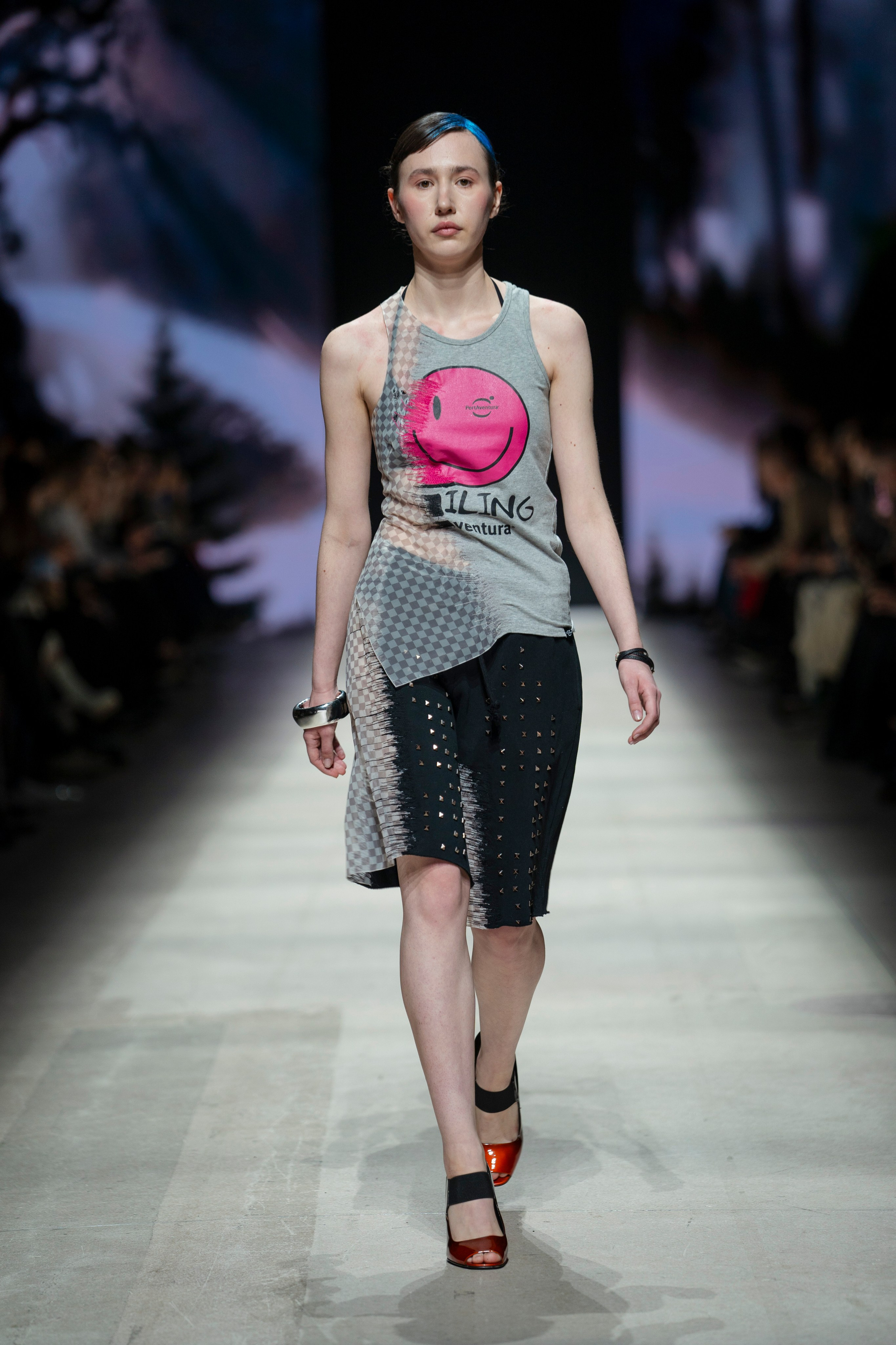 Показ Школы дизайна НИУ ВШЭ на Московской неделе моды. Фотограф в Москве Савкина Евгения