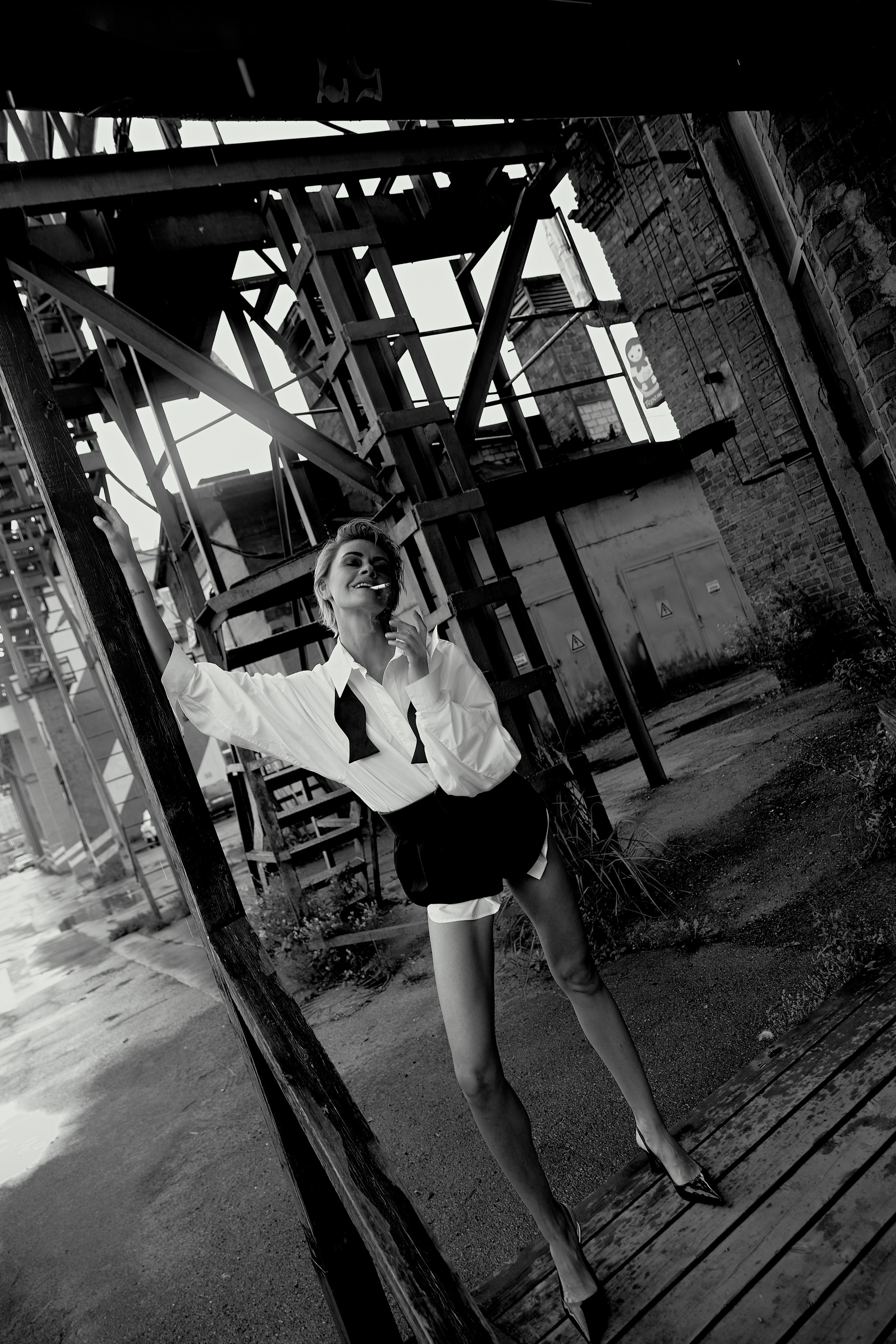 LUBOV INJINEVSKAYA. Yulia Otroschenko