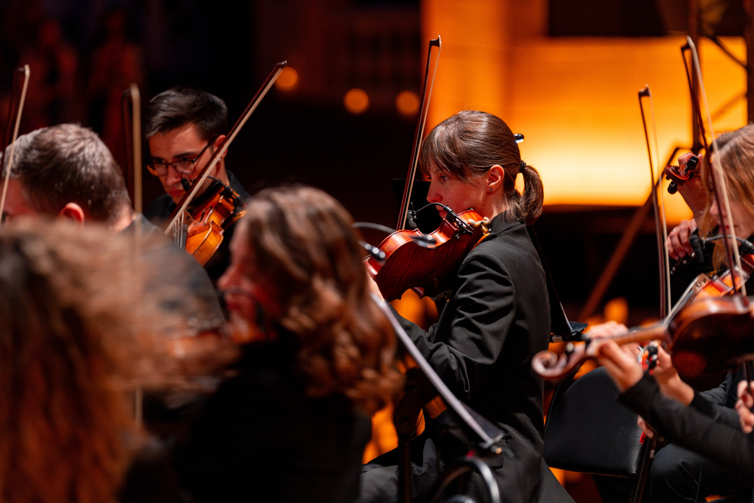 Симфонический оркестр Lumisfera при свечах. Фотограф Никита Комаров