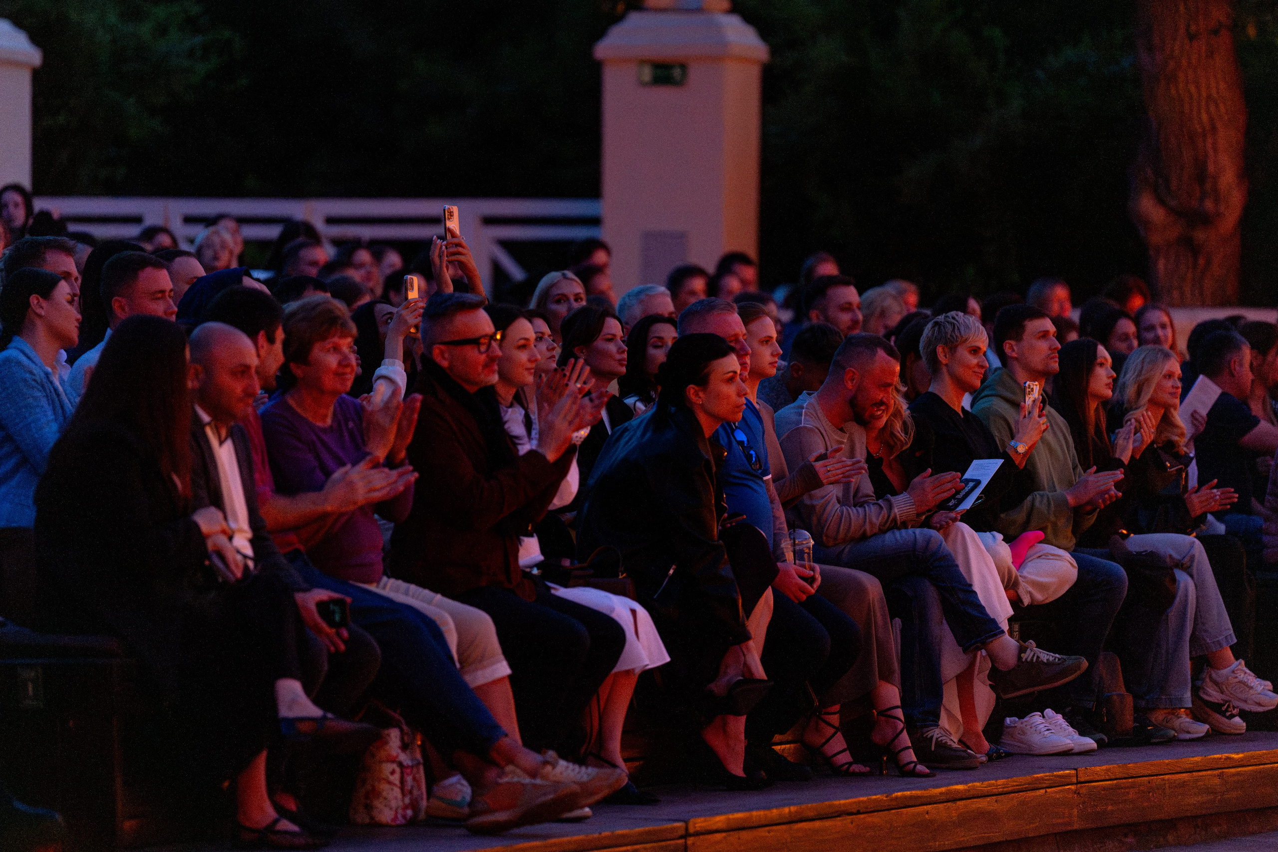 Симфонический оркестр Lumisfera при свечах. Фотограф Никита Комаров