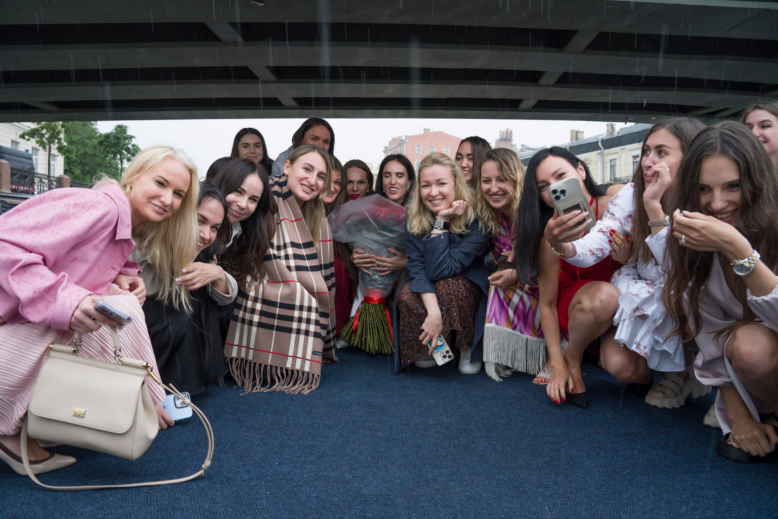 На теплоходе праздник. Фотограф в Санкт-Петербурге. Репортажная и все съёмки для бизнеса