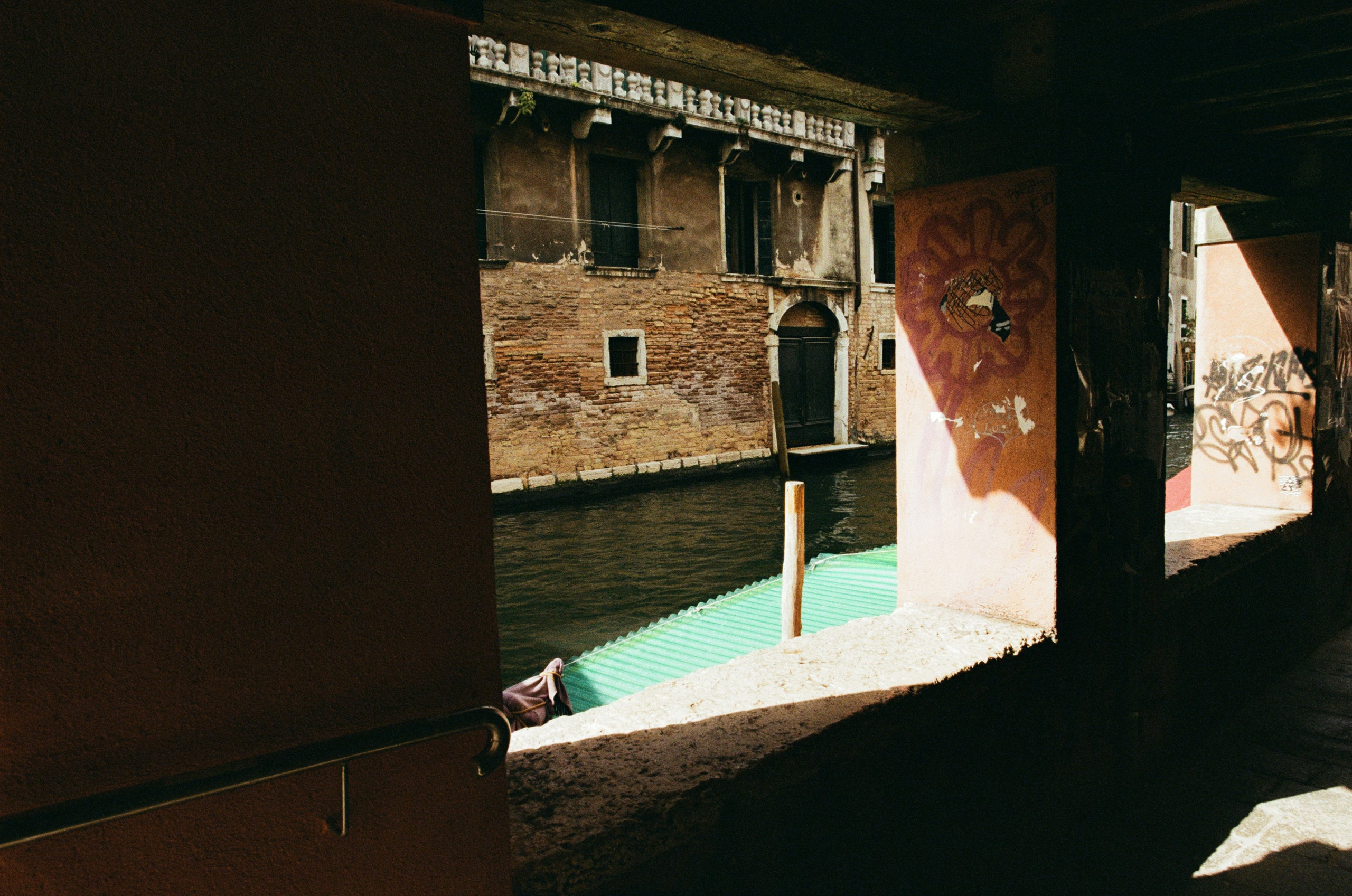 Lasciami stare // italy, venice V. EVER EXPOSED