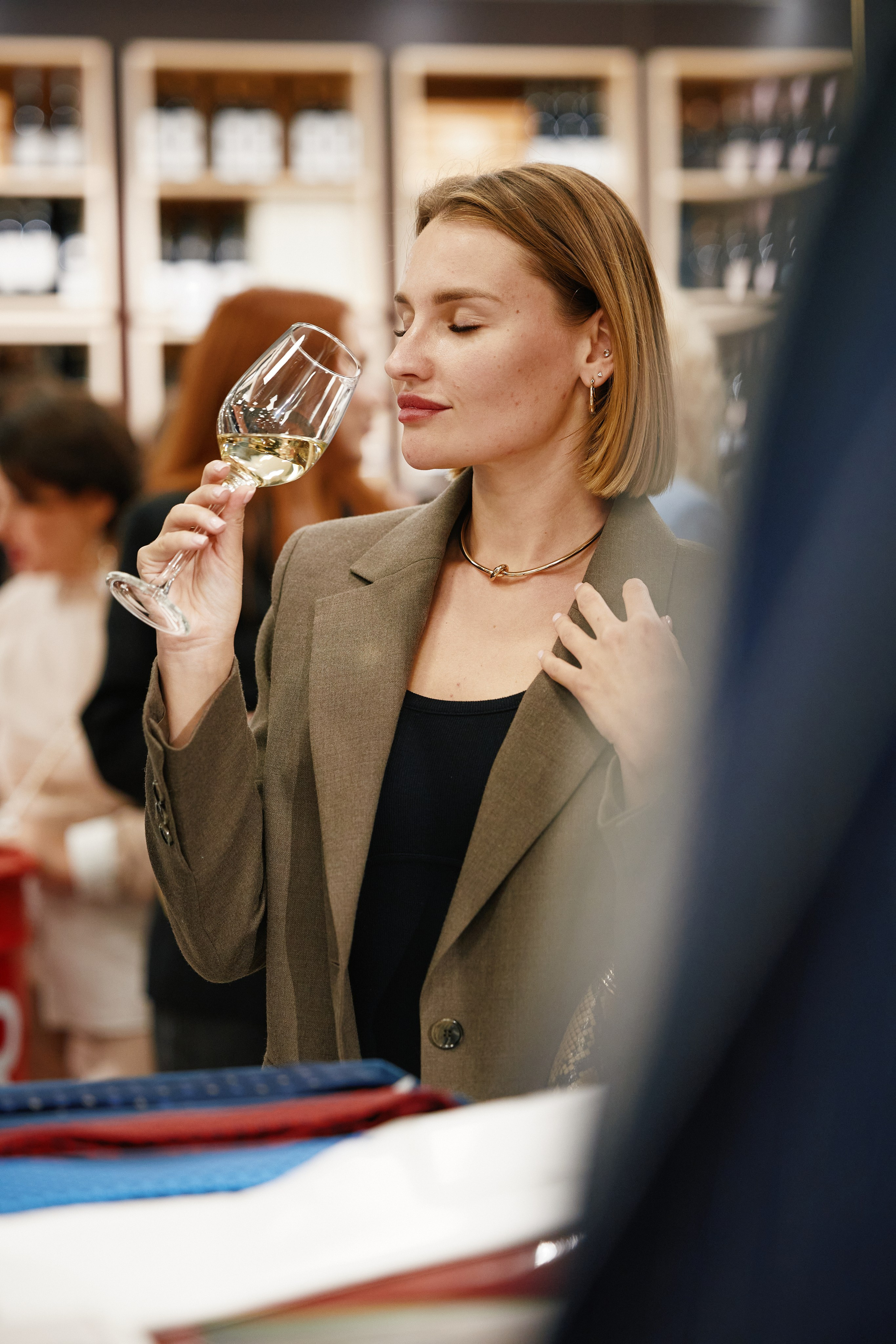 Иммерсивный спектакль в Винном клубе CHATEAU TAMAGNE 21.05. Свадебный репортажный фотограф краснодар максим дремов дрёмов фотосессия студия цена