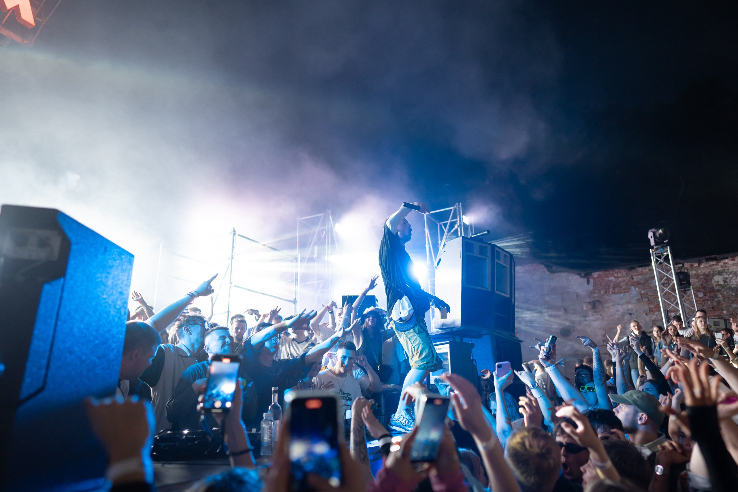 Metro Gorkovskaya Port June 1506. Sunnyman