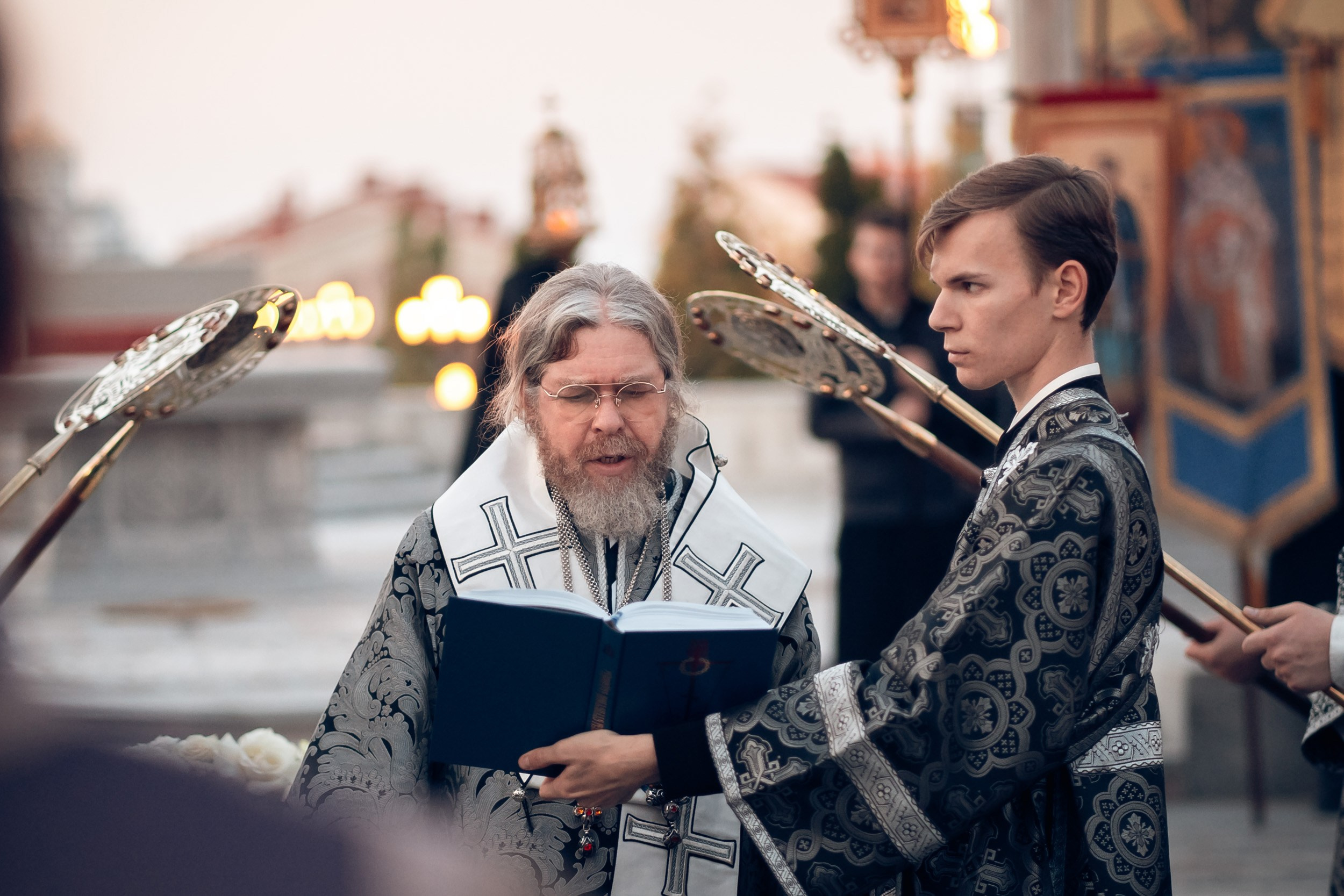 Богослужение Великой пятницы в Херсонесском монастыре Севастополь. Церковный фотограф Севастополь