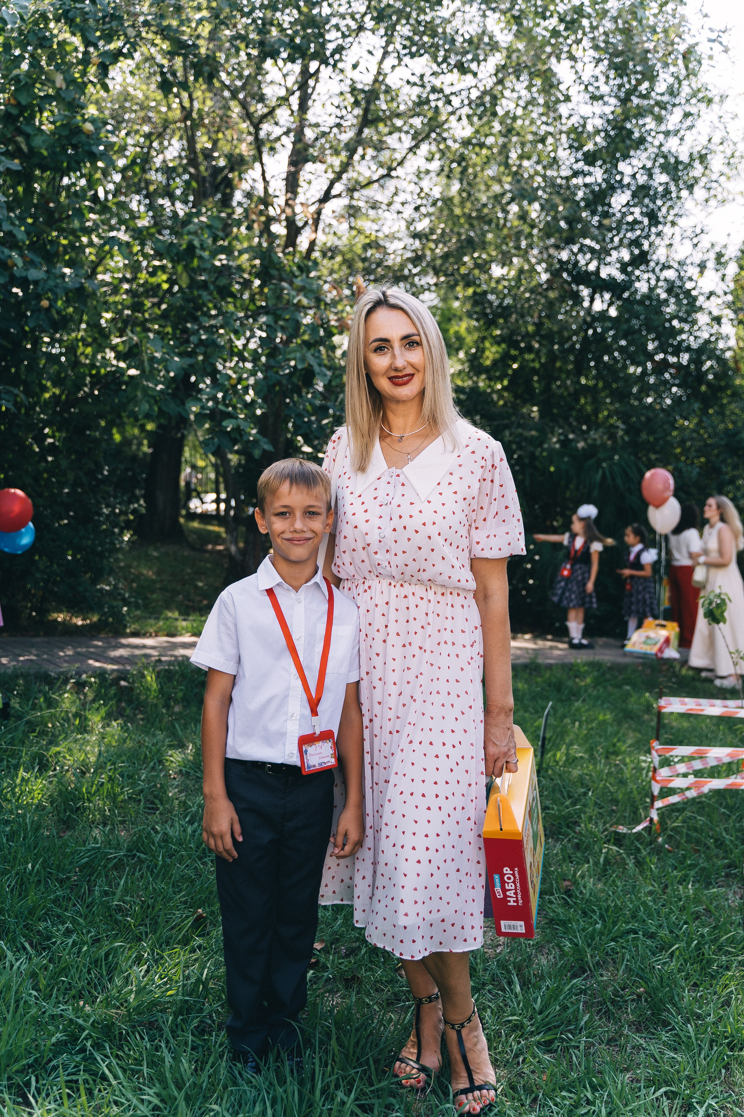 МОБУ Гимназия № 16, г. Сочи. «Первый звонок». Свадебный и семейный фотограф в городе Сочи