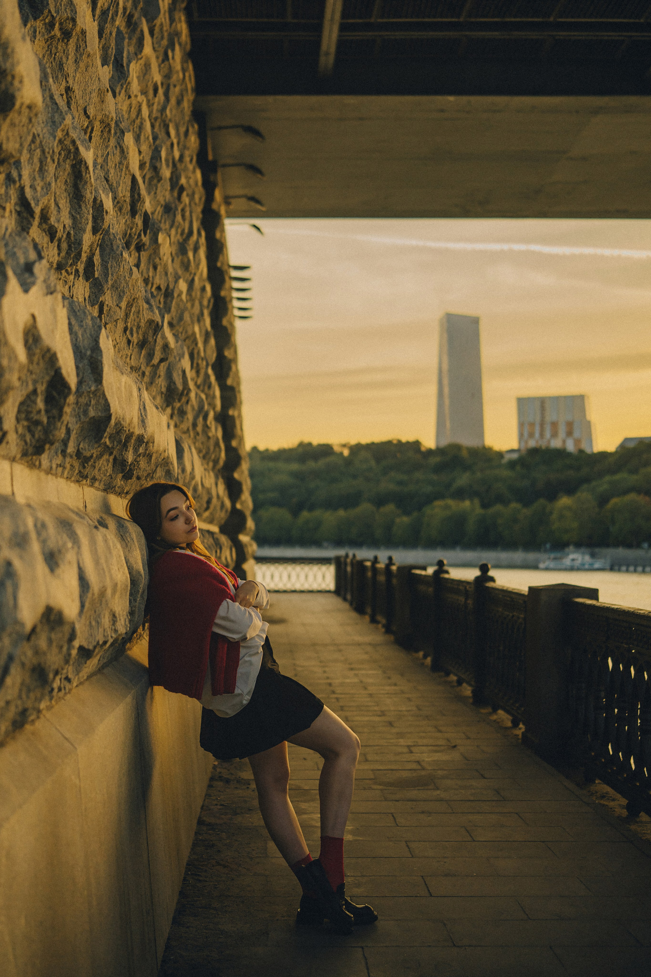 Анастасия | городская фотосессия на набережной. Портретный фотограф Москва