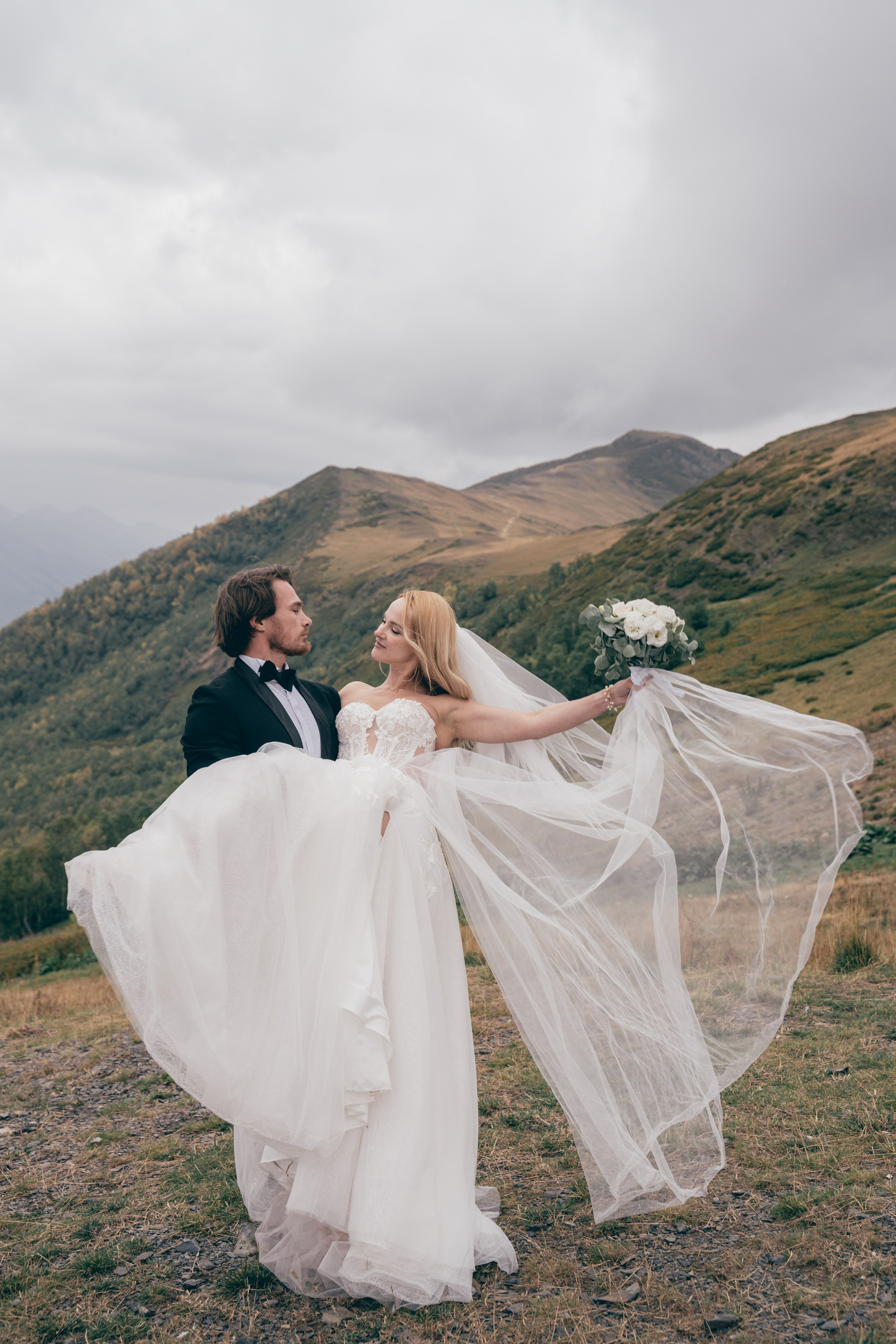 Индивидуальная фотосессия в горах Фотограф КМВ Пятигорск, Железноводск, Ессентуки, Кисловодск Архыз Домбай Горы. Фотограф КМВ|ГОРЫ Пятигорск Железноводск Ессентуки Кисловодск Домбай Архыз Эльбрус