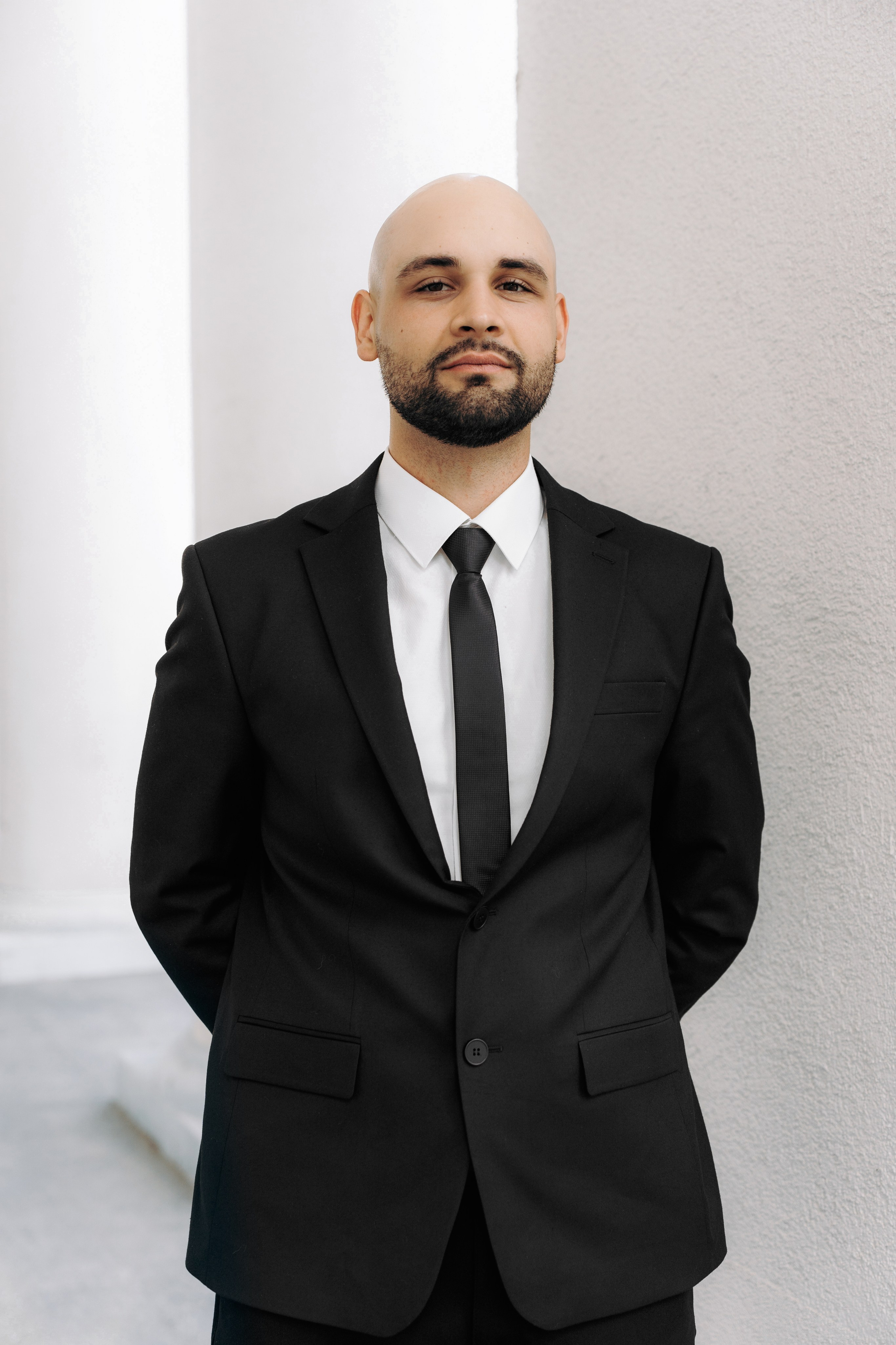 Любовь на фоне старого аэропорта. Ваш семейный фотограф в Минске — Вика Трегубова