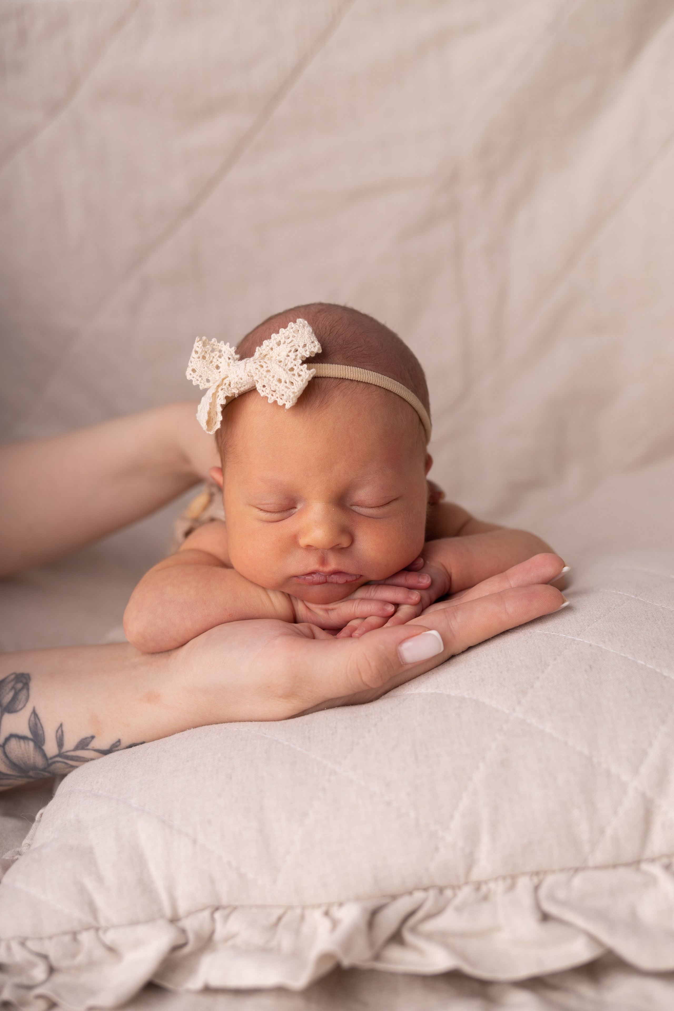 Newborn съемка в стиле Лайф. Фотограф новорожденных малышей в Омске и Омской области Эльвира Камаева