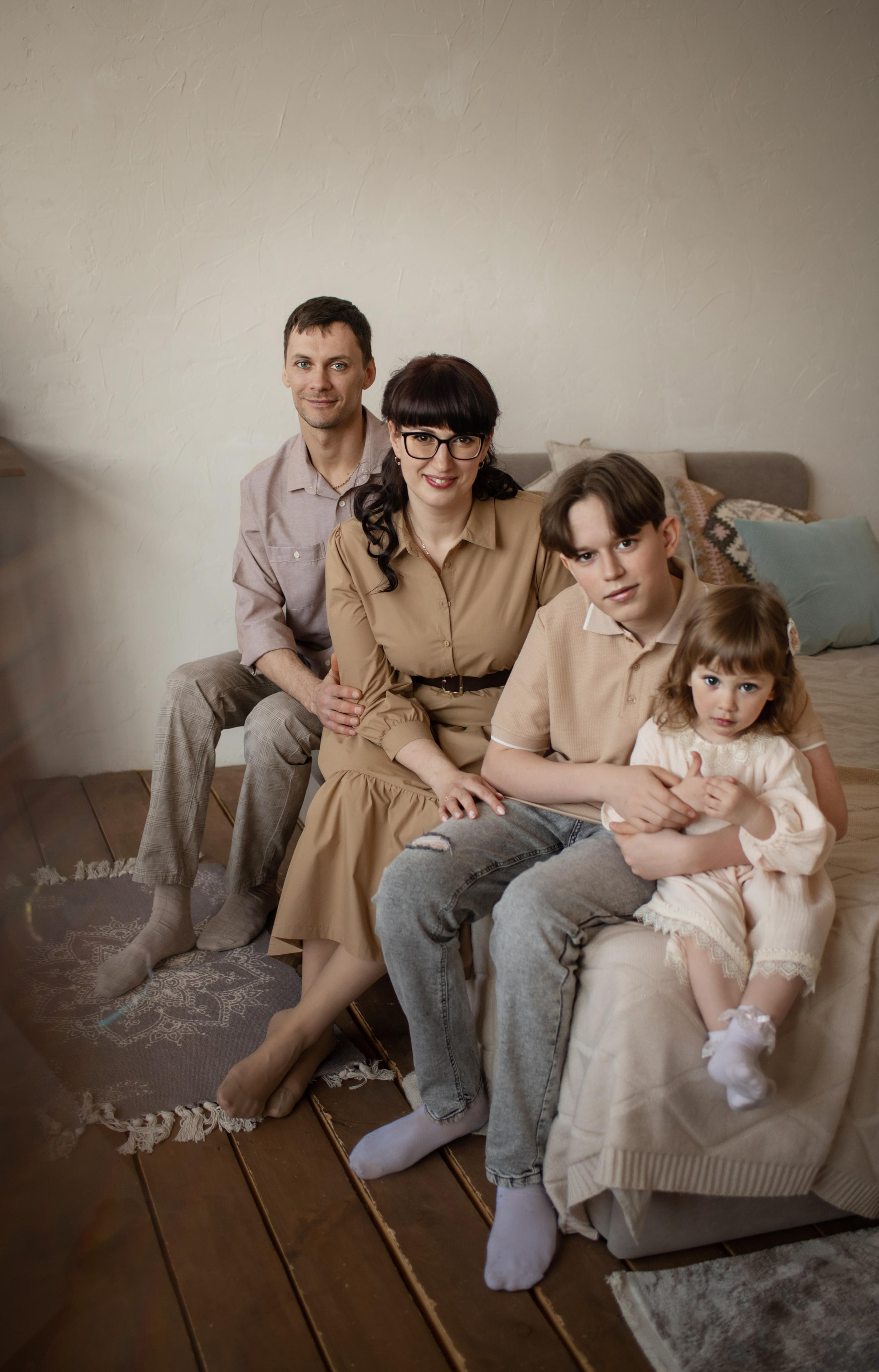 Евгений, Мария, Дмитрий и Мира. Женский, семейный и контент-фотограф в Оренбурге Анна Соловых