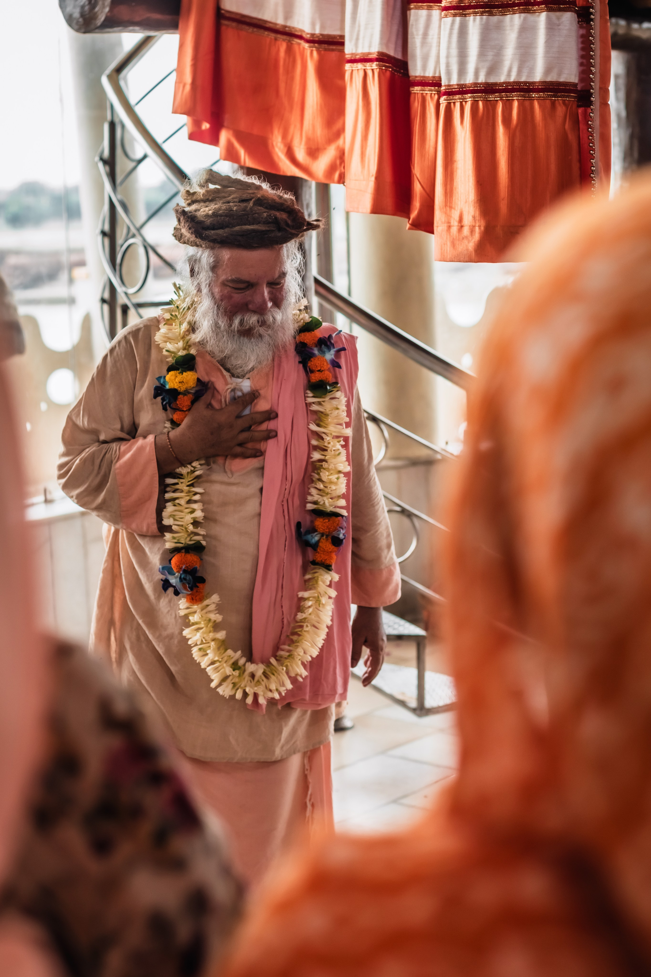 Abhisheka Devraha Baba on Sri Devdas ji maharaj bd. Mariam Bagdasaryan