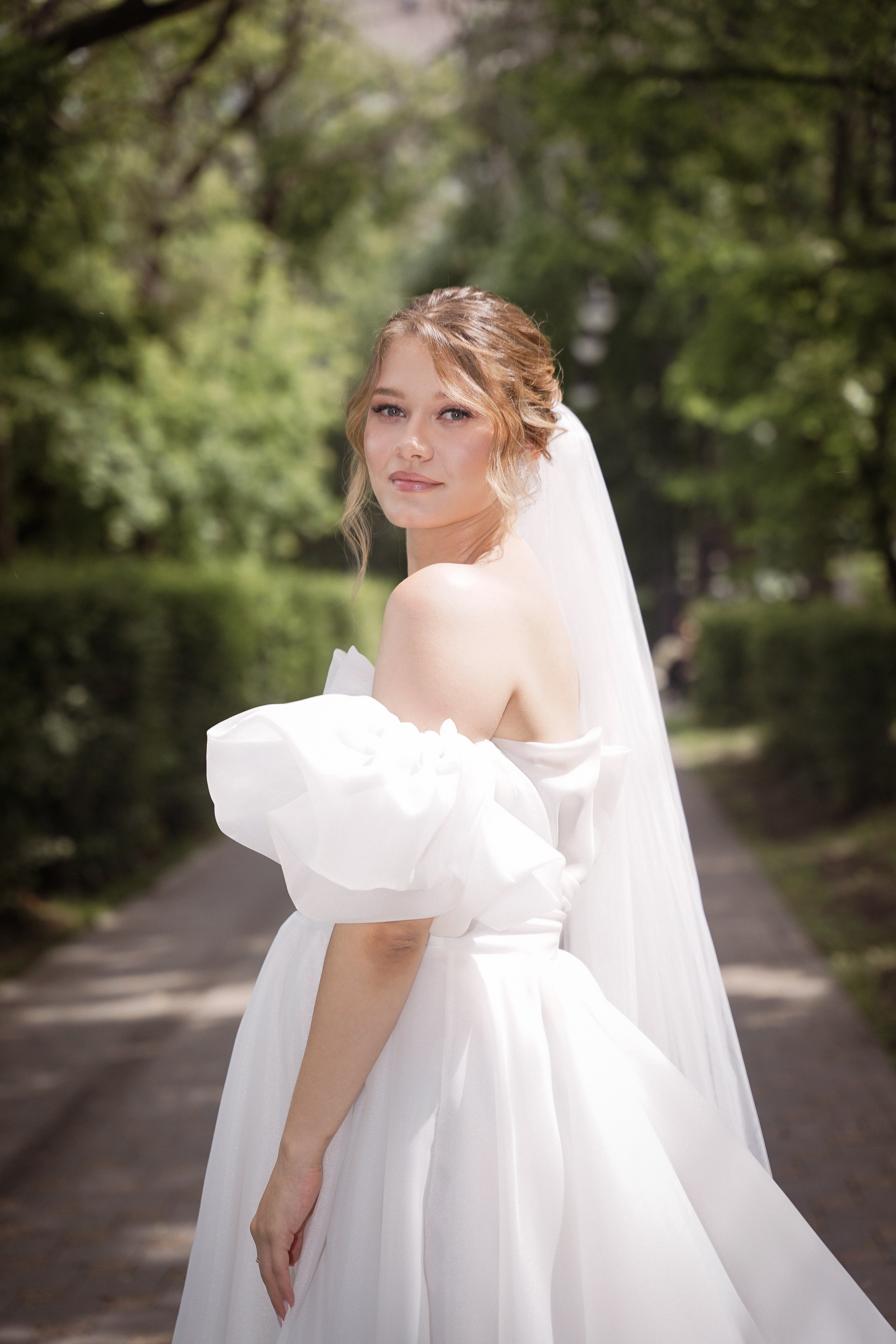 Свадебная фотосессия у оперного театра Екатеринбург