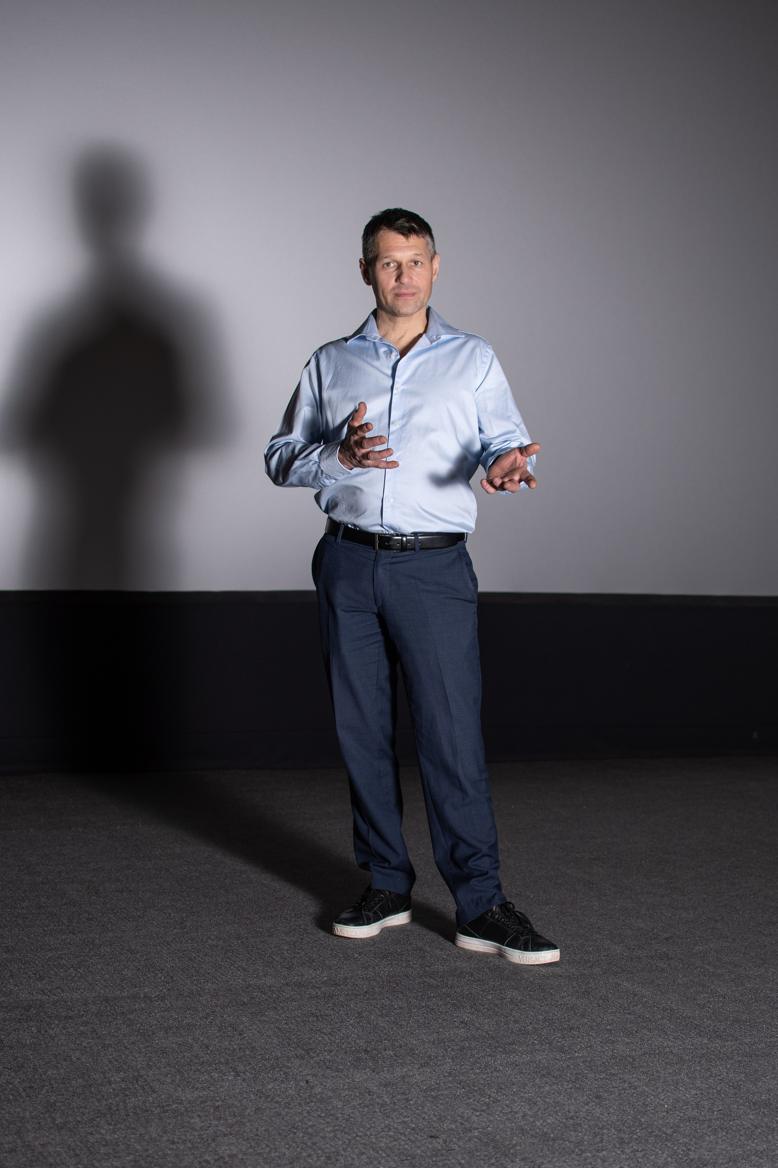 Портретная съёмка. Вячеслав Хасаншин Фотограф для бизнеса Екатеринбург — контент для сайта и соцсетей под ключ