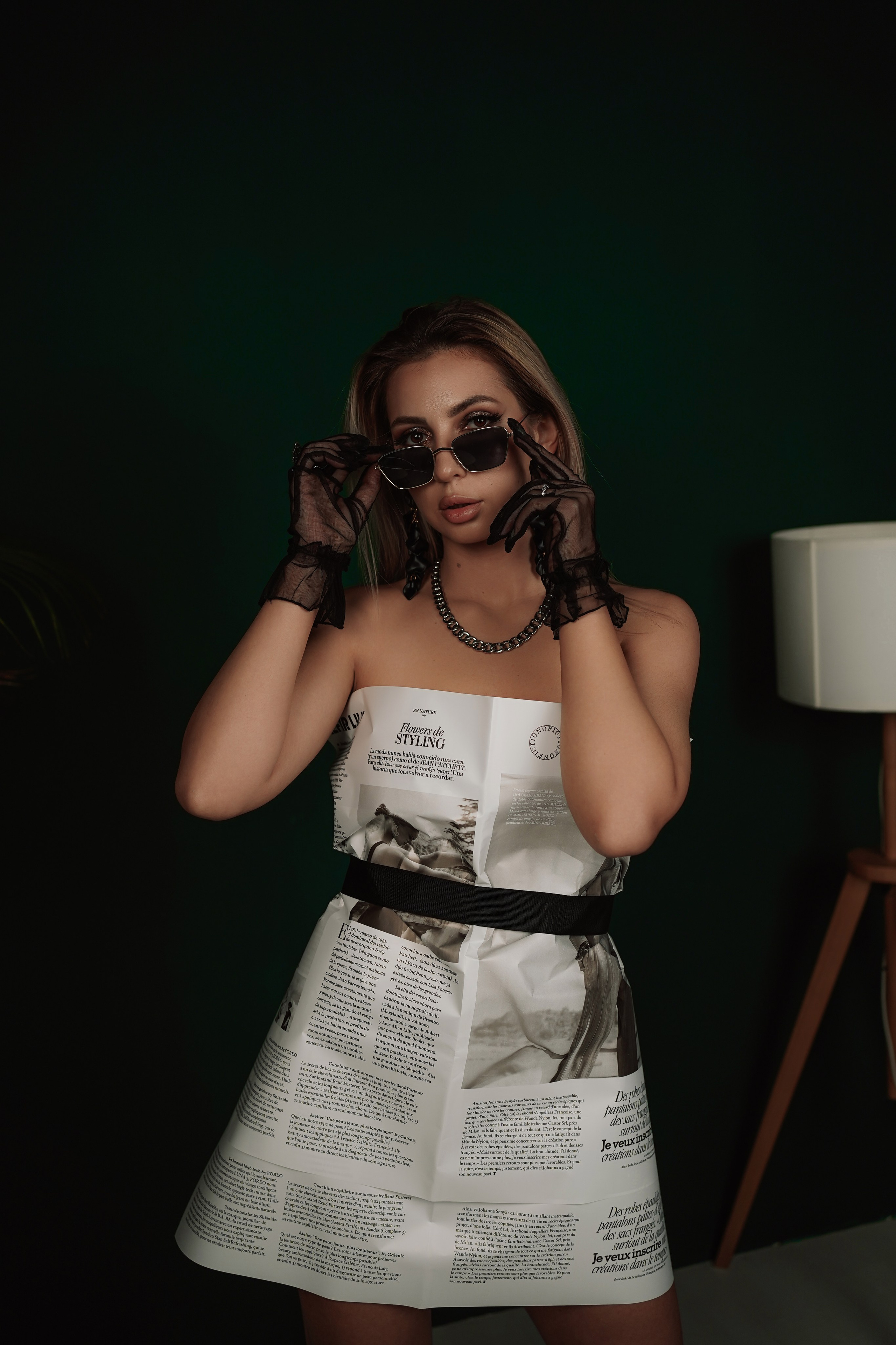 Фотостудия Рафинад. Женский фотограф Новочеркасск, Ростов-на-Дону, Шахты. Девушка в газете. Свадебный фотограф в Ростове-на-Дону. Таинство Крещения и Венчания, семейные фотосессии. Алёна Чёботова