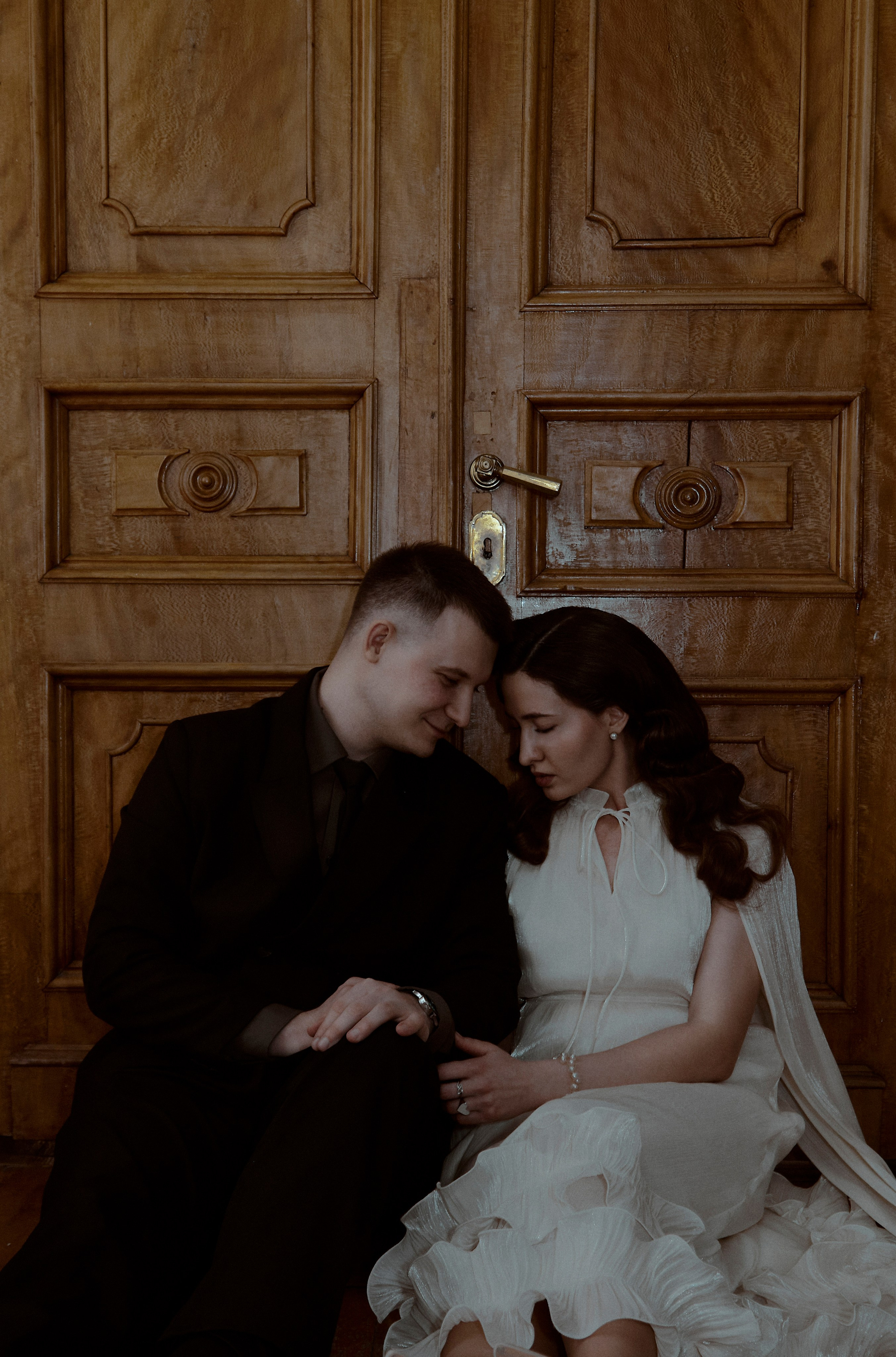 Свадебное лавстори в стенах библиотеки им. Пушкина. Свадебный фотограф в Москве Приятелева Ангелина