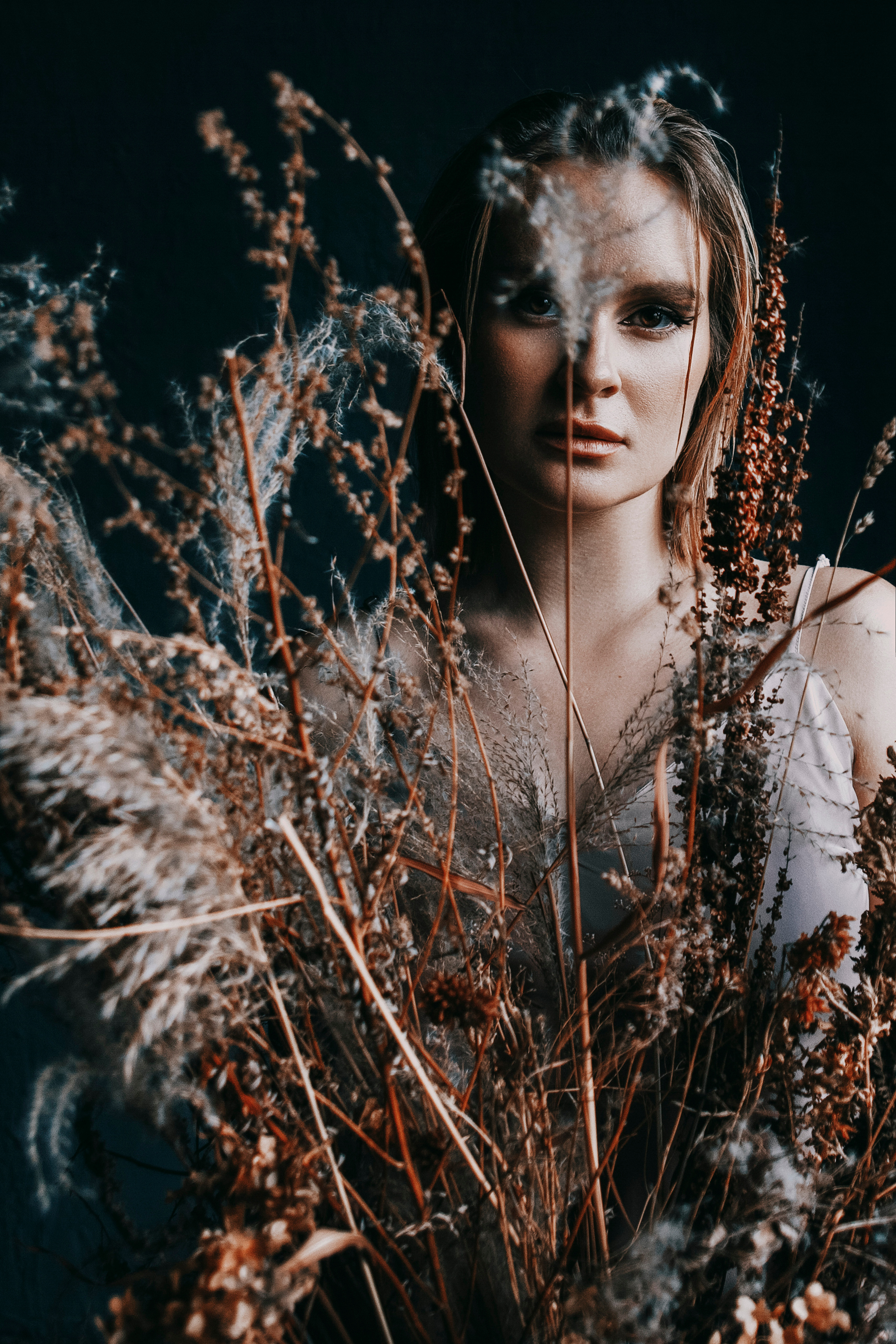 Девушка с цветами.