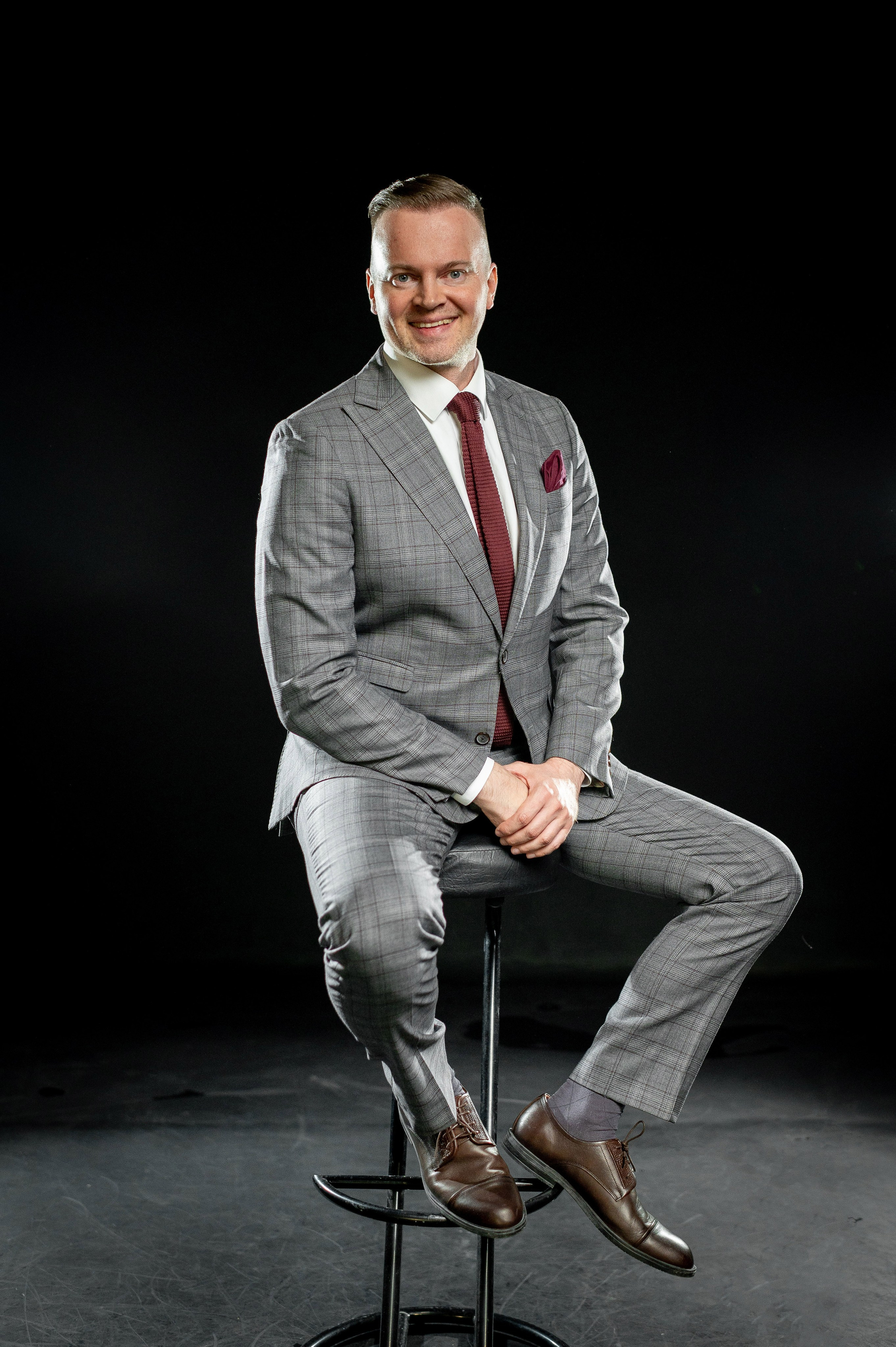 Ты можешь быть разным: деловой или взрывной. Портретный, семейный и свадебный фотограф в Санкт-Петербурге и в Пушкине Ширяев Денис