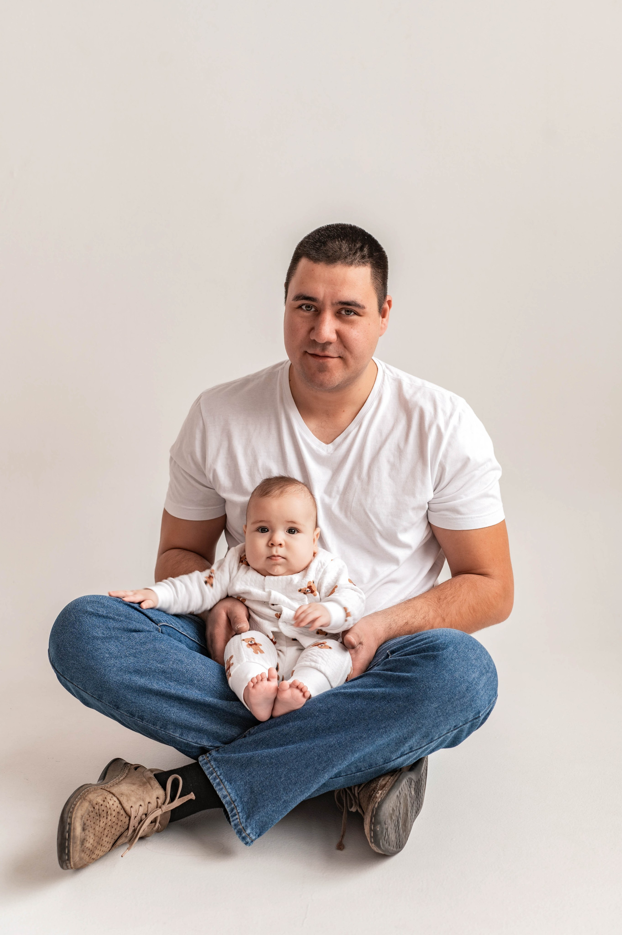 Алина и Кирилл с малышом. Семейный и свадебный фотограф в Абакане Юлия Су