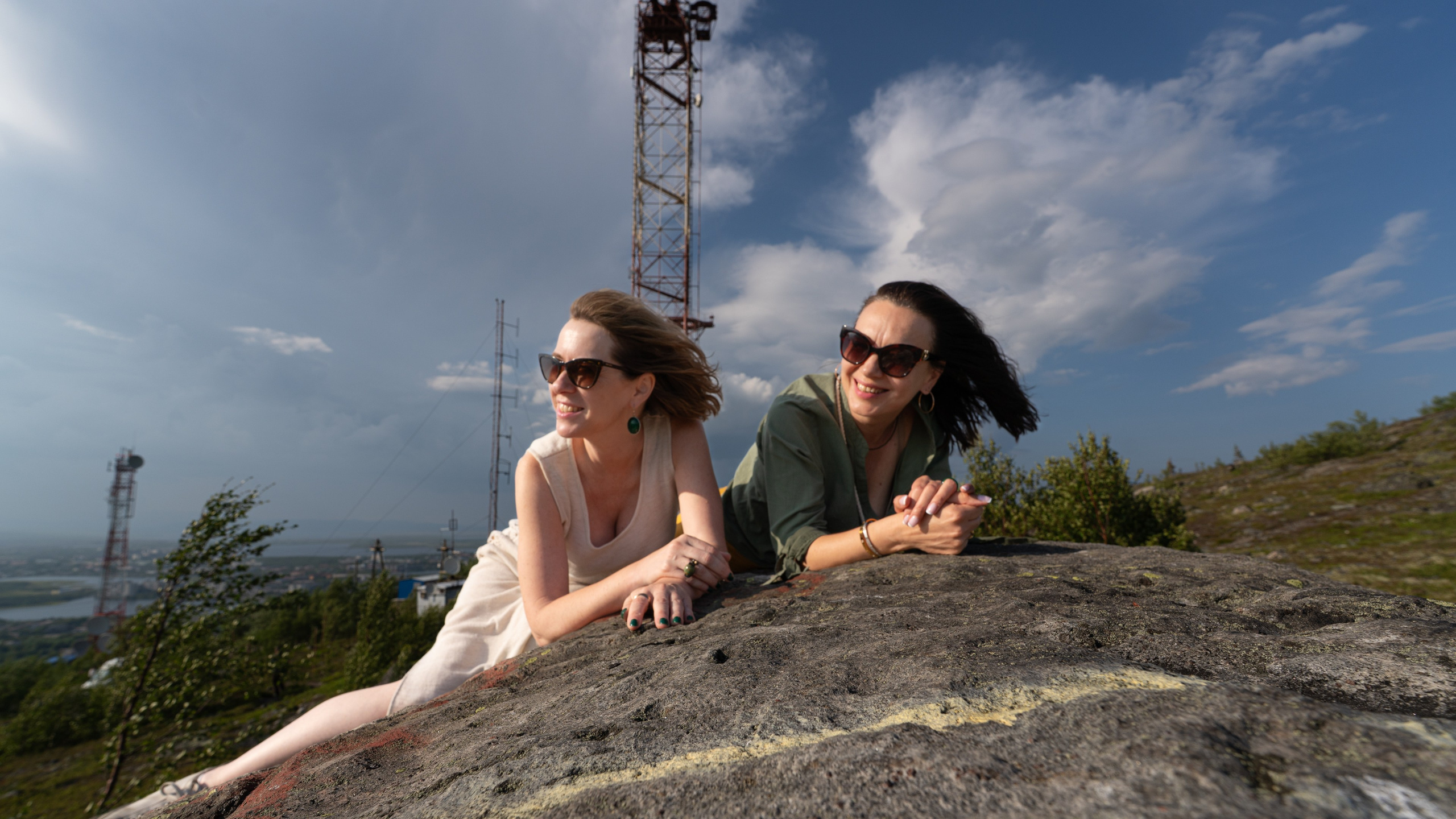 ПОРТРЕТЫ. ПОБУДЬ ЗДЕСЬ И ЦЕЛЕЕ БУДЕТ ЭТОТ МИР