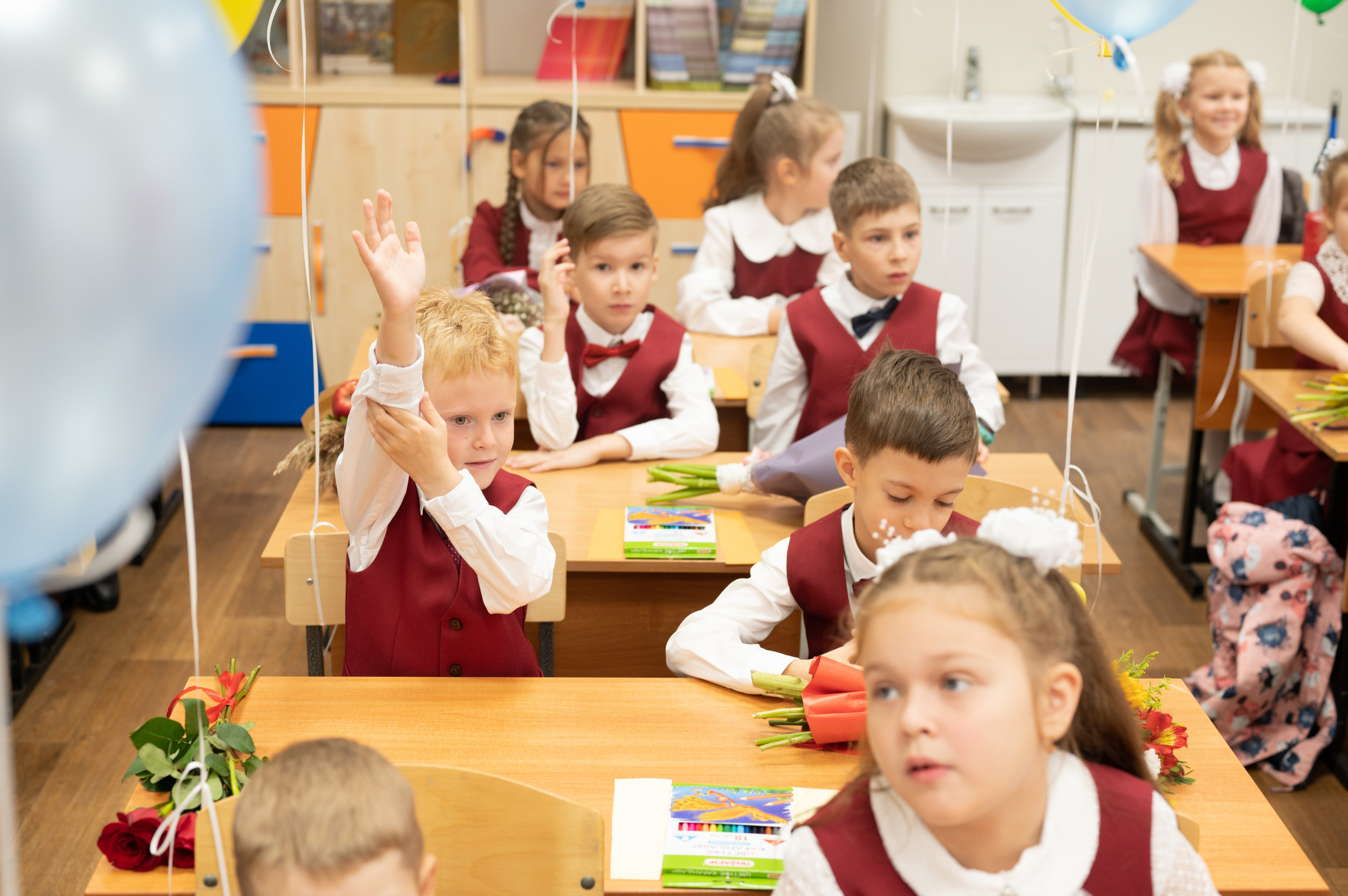 1 сентября 1 К 16 гимназия репортаж, линейка +в классе. Фотограф новорожденных, семейный детский в Тюмени Татьяна Морозова