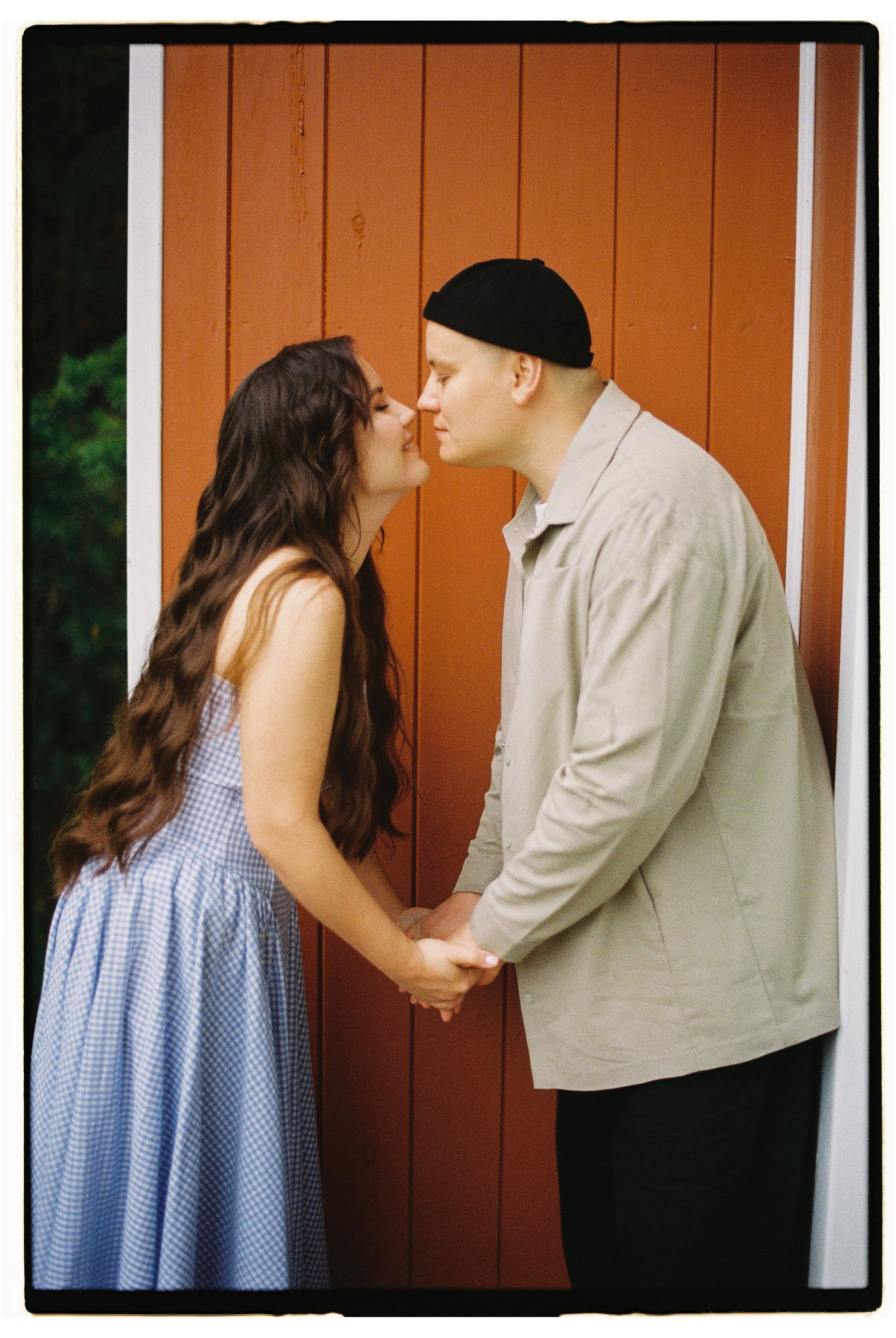 Зеленая тропа, уютная свадьба под дождем. Афина Ефимова. Свадебный фотограф Москва