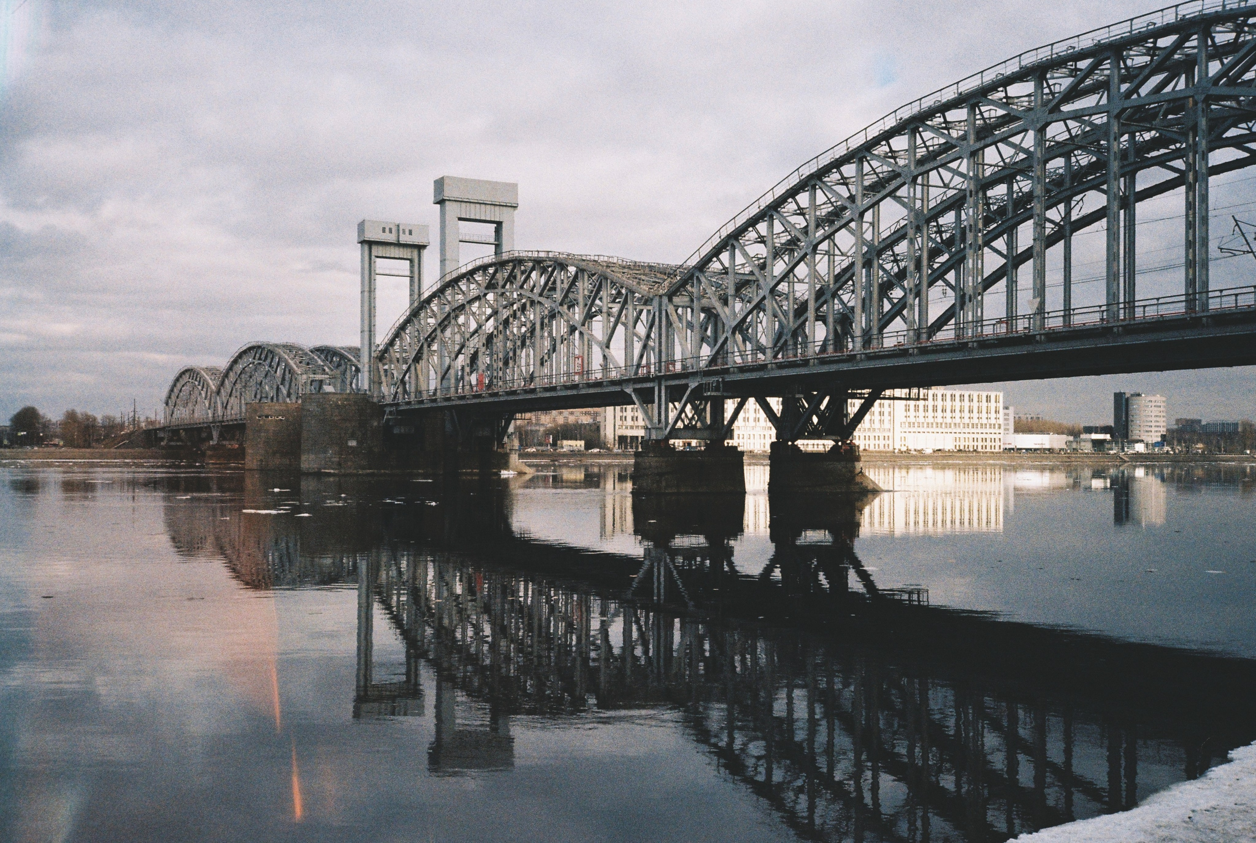 Фотографии цветные. Свадебный и семейный пленочный фотограф в Петербурге Истомина Ирина