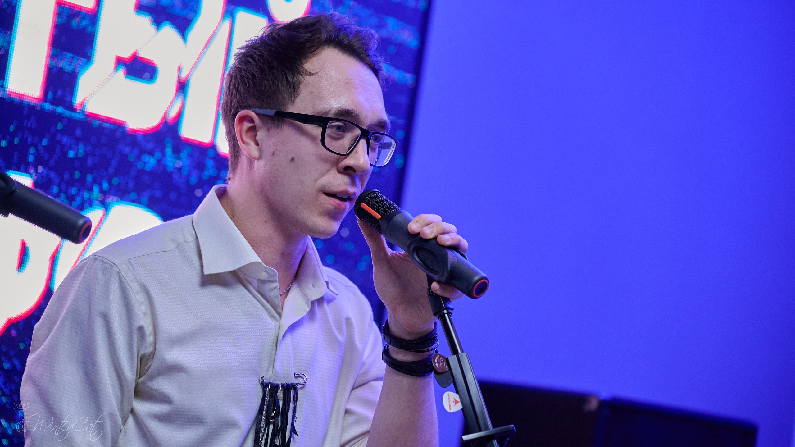 Открытый микрофон. Портретный и репортажный фотограф в Магадане Андрей Нефедов WinterCatPhoto