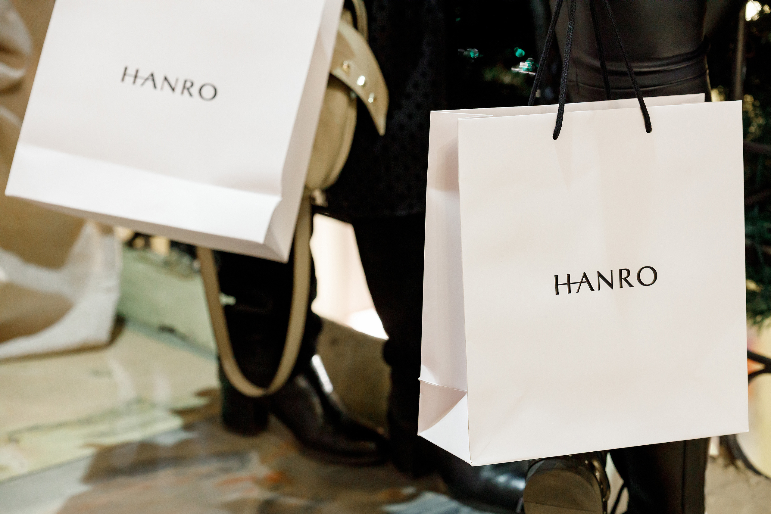 Клиентский день | Магазин женской одежды «Hanro». Репортажный фотограф Семён Борисов | Москва