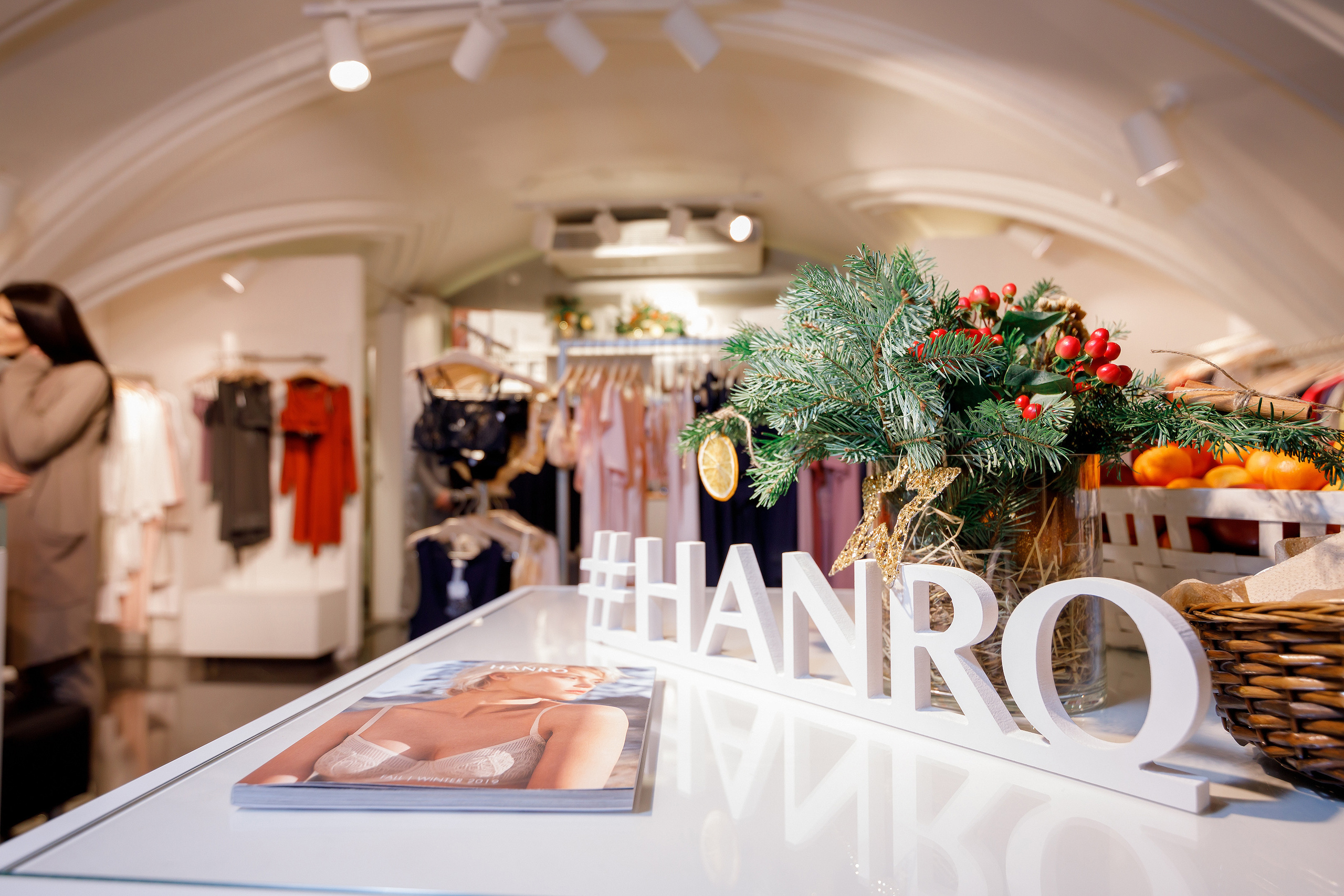 Клиентский день | Магазин женской одежды «Hanro». Репортажный фотограф Семён Борисов | Москва